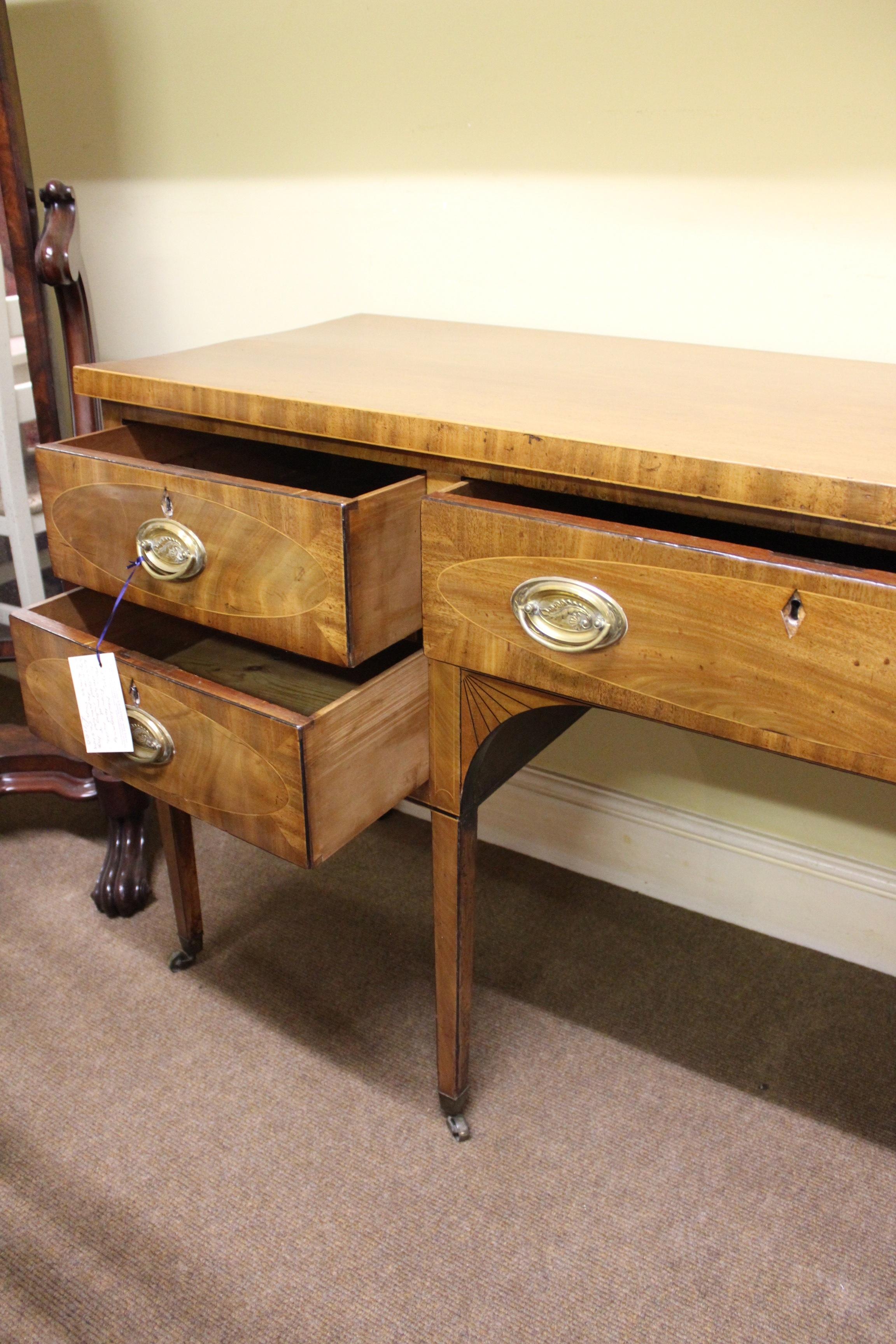 19thc. Mahogany Bow Fronted Sideboard In Good Condition For Sale In Sherborne, GB