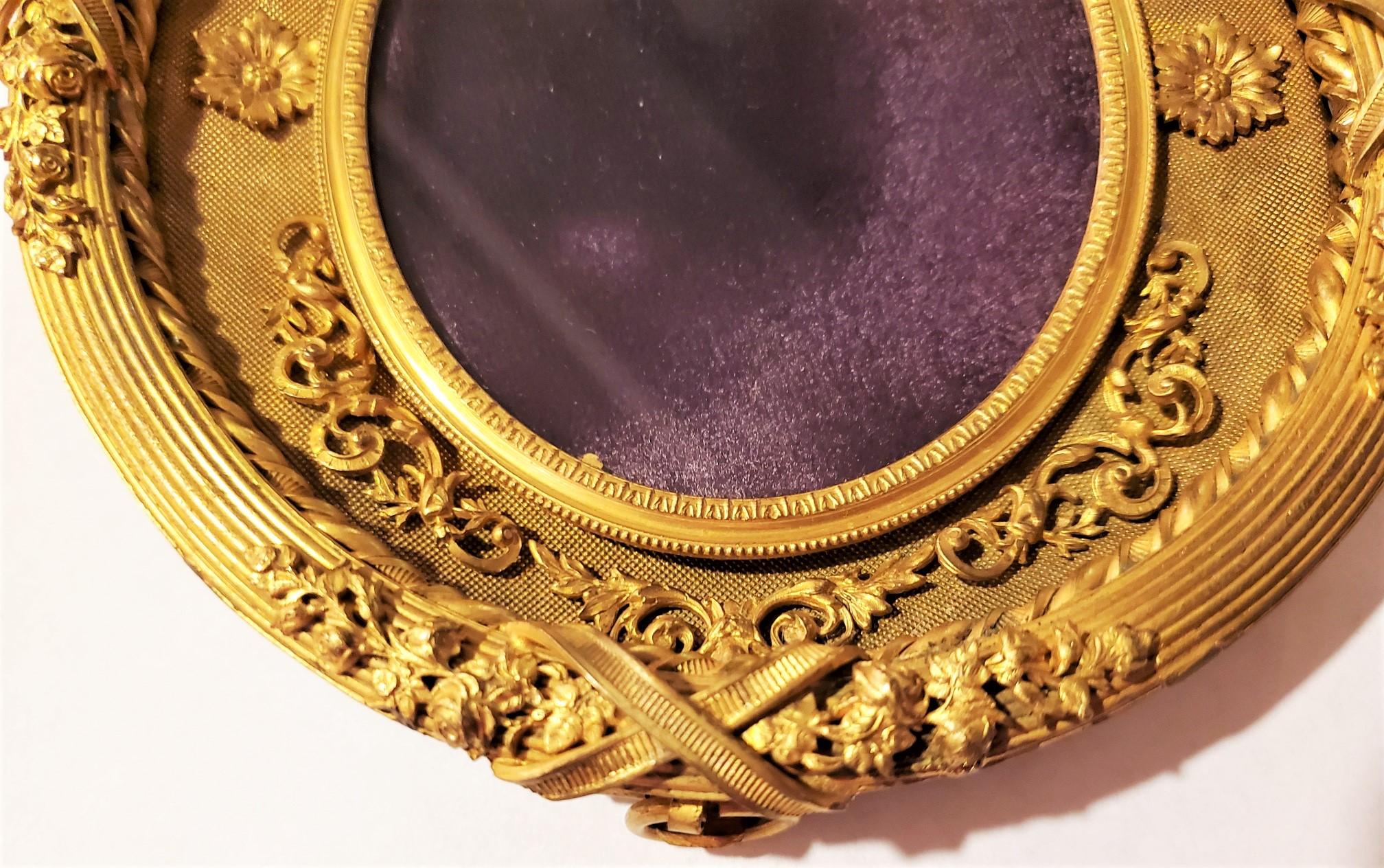 19th Century Metal Gilt Frame Oval Picture Frame In Distressed Condition In Pasadena, CA