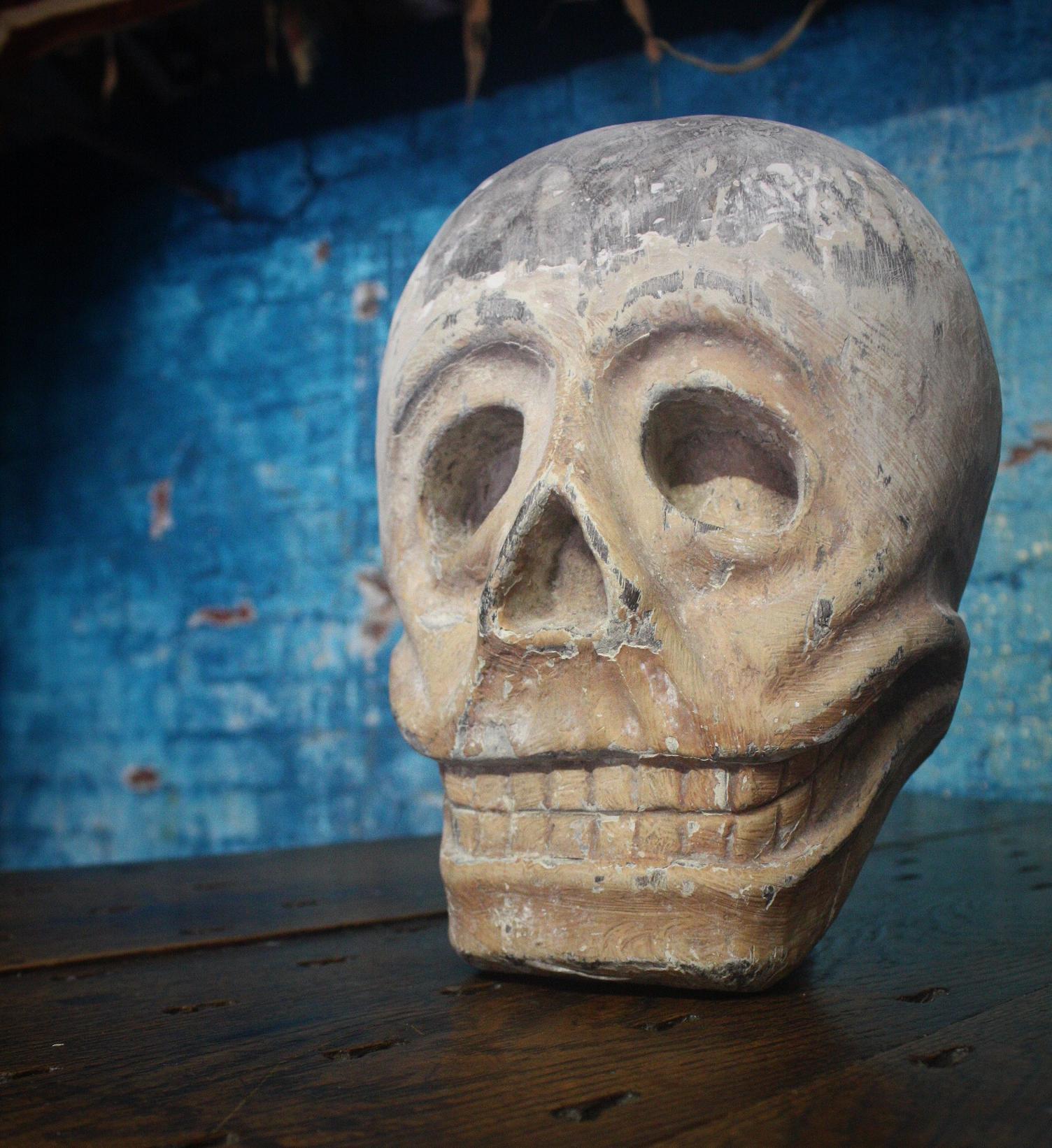 Mexikanischer Tag des Toten Dia De Los Muertos geschnitzter Eichenholz Memento Mori Schädel 7
