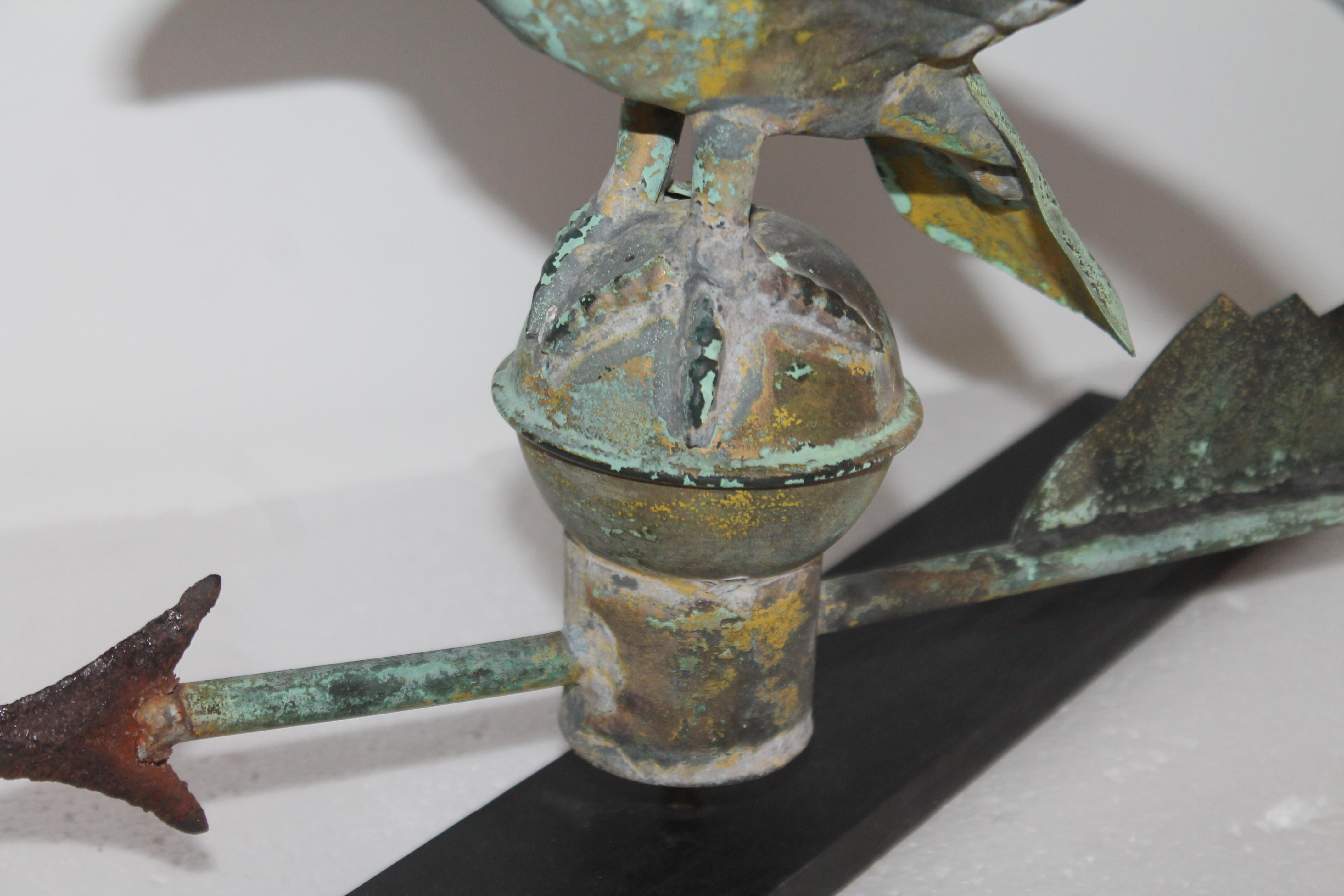 Cuivre Mini girouette en forme d'aigle du 19ème siècle sur pied en vente