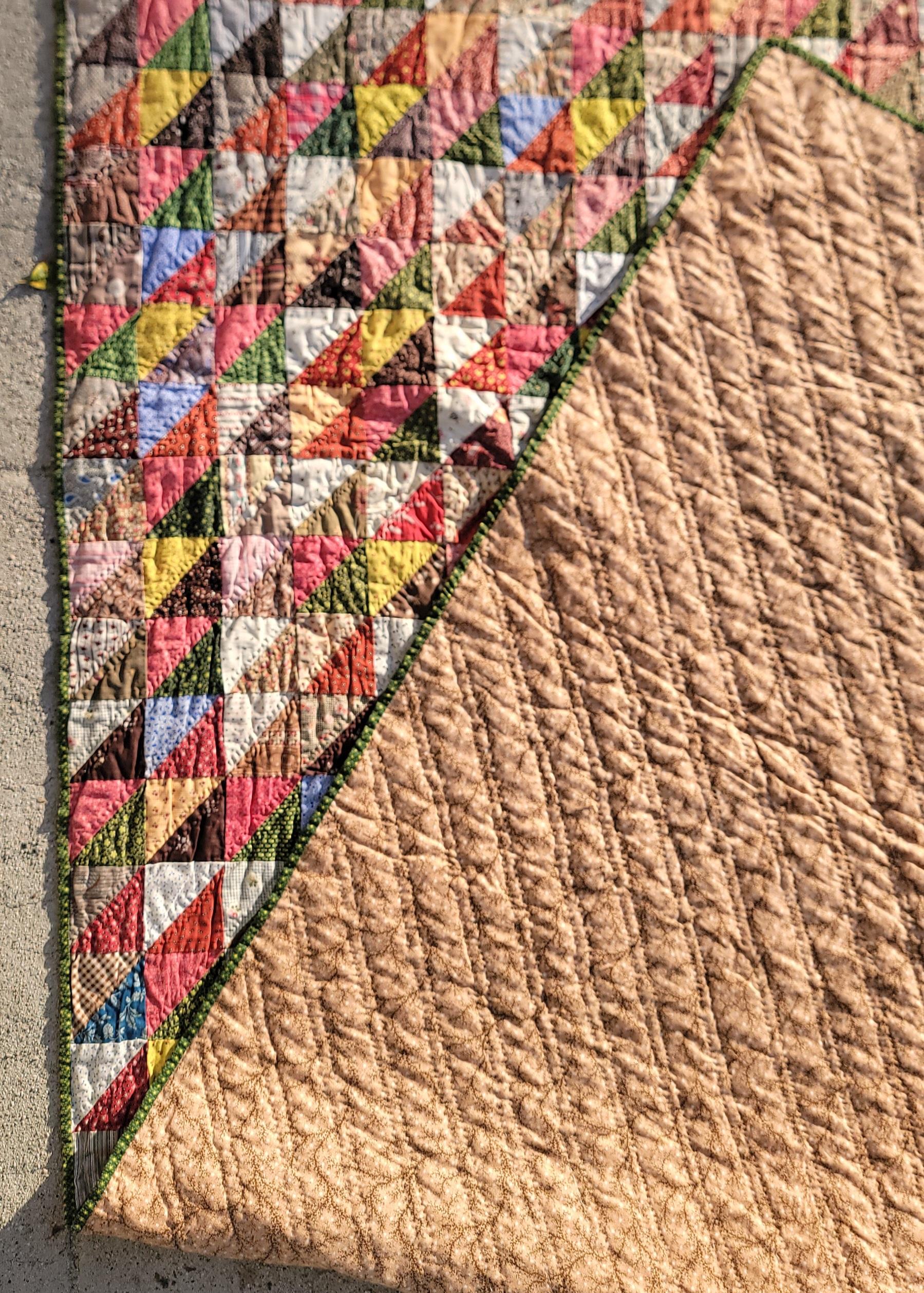 Trapuntato 19thc Mini Pieced Birds in Flight Patchwork Quilt in vendita