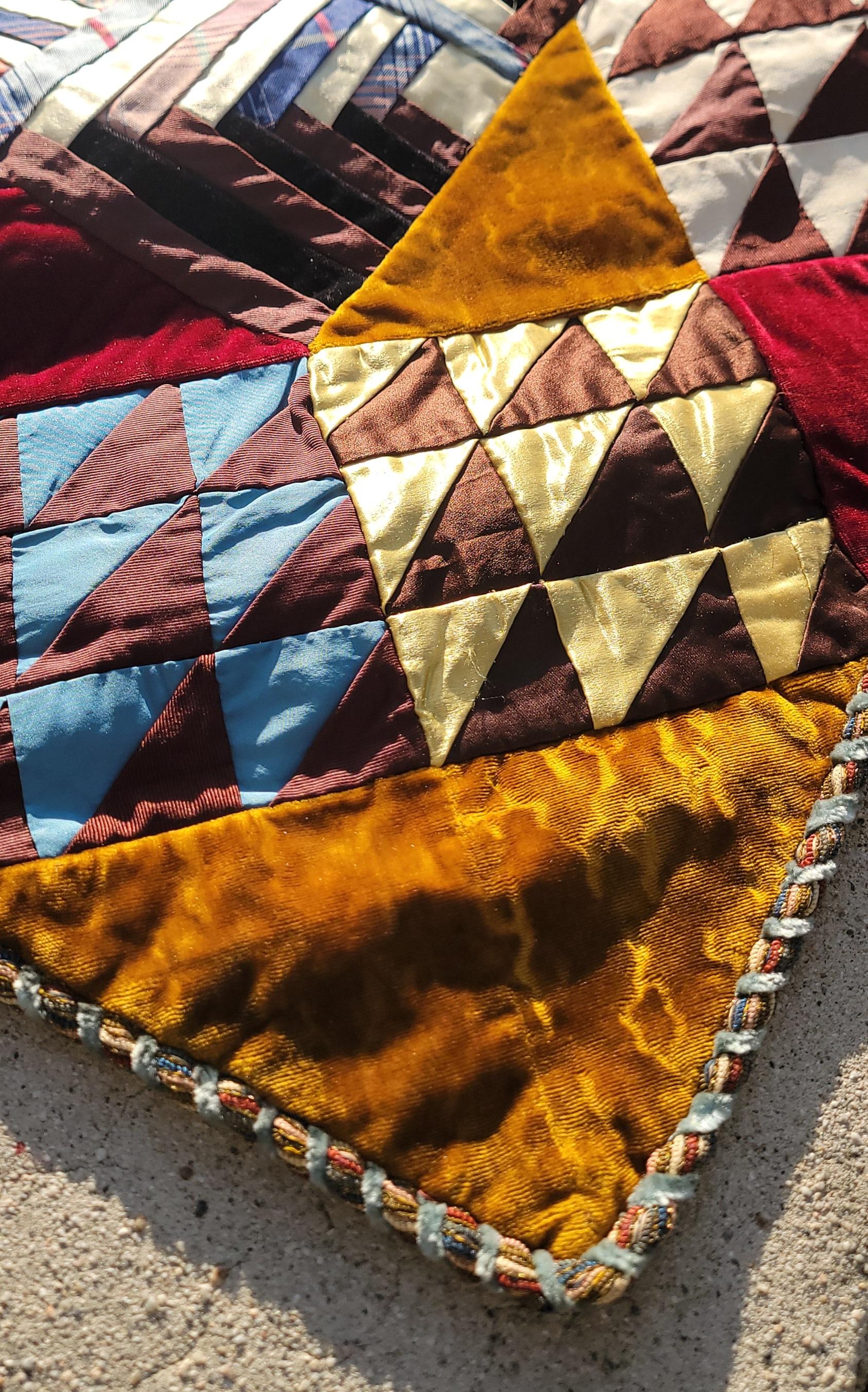 XIX secolo 19thc Mini Pieced Birds in Flight Patchwork Quilt in vendita