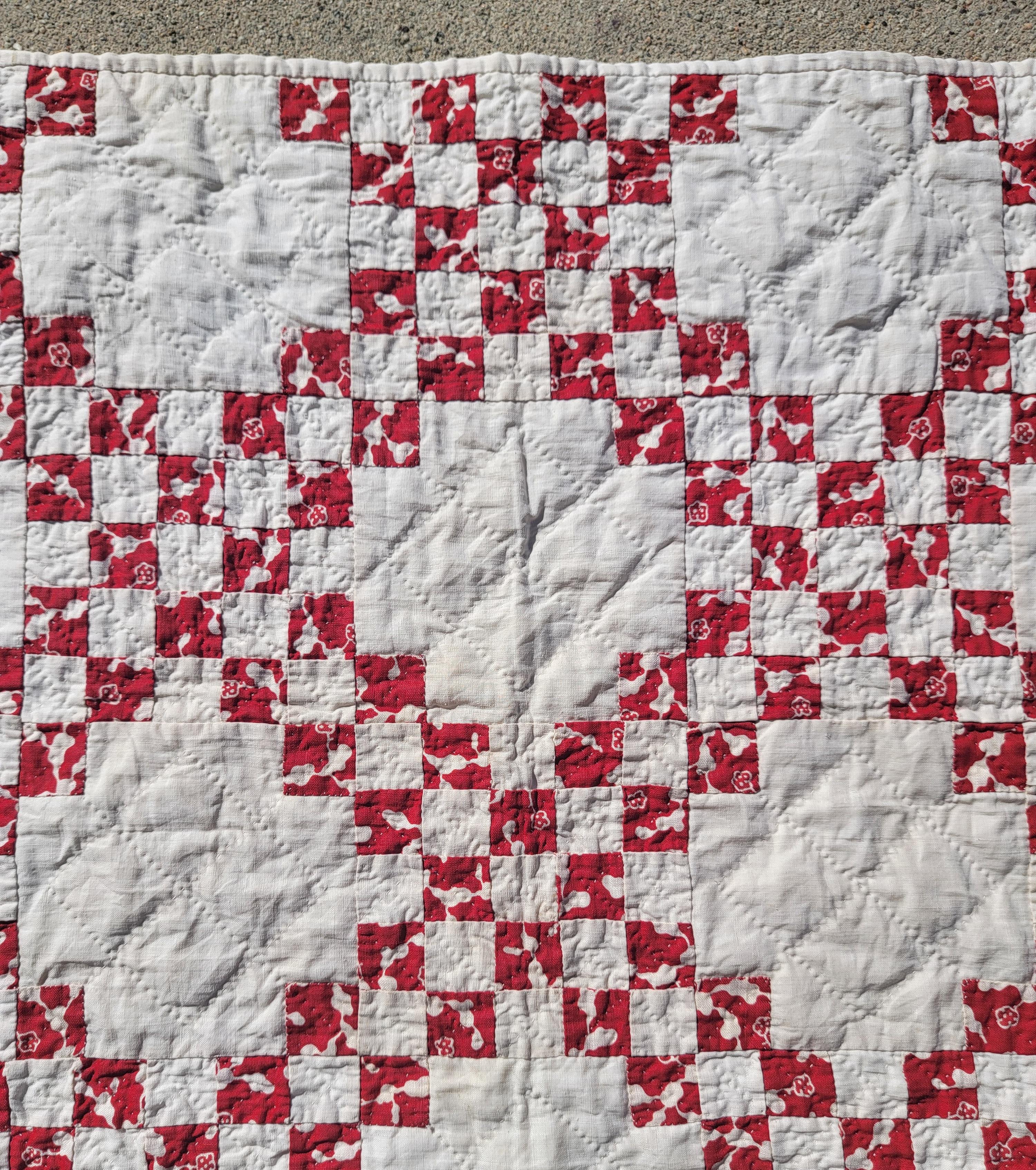 Adirondack Timbre-poste miniature du 19ème siècle Irish Chain Doll Quilt en vente