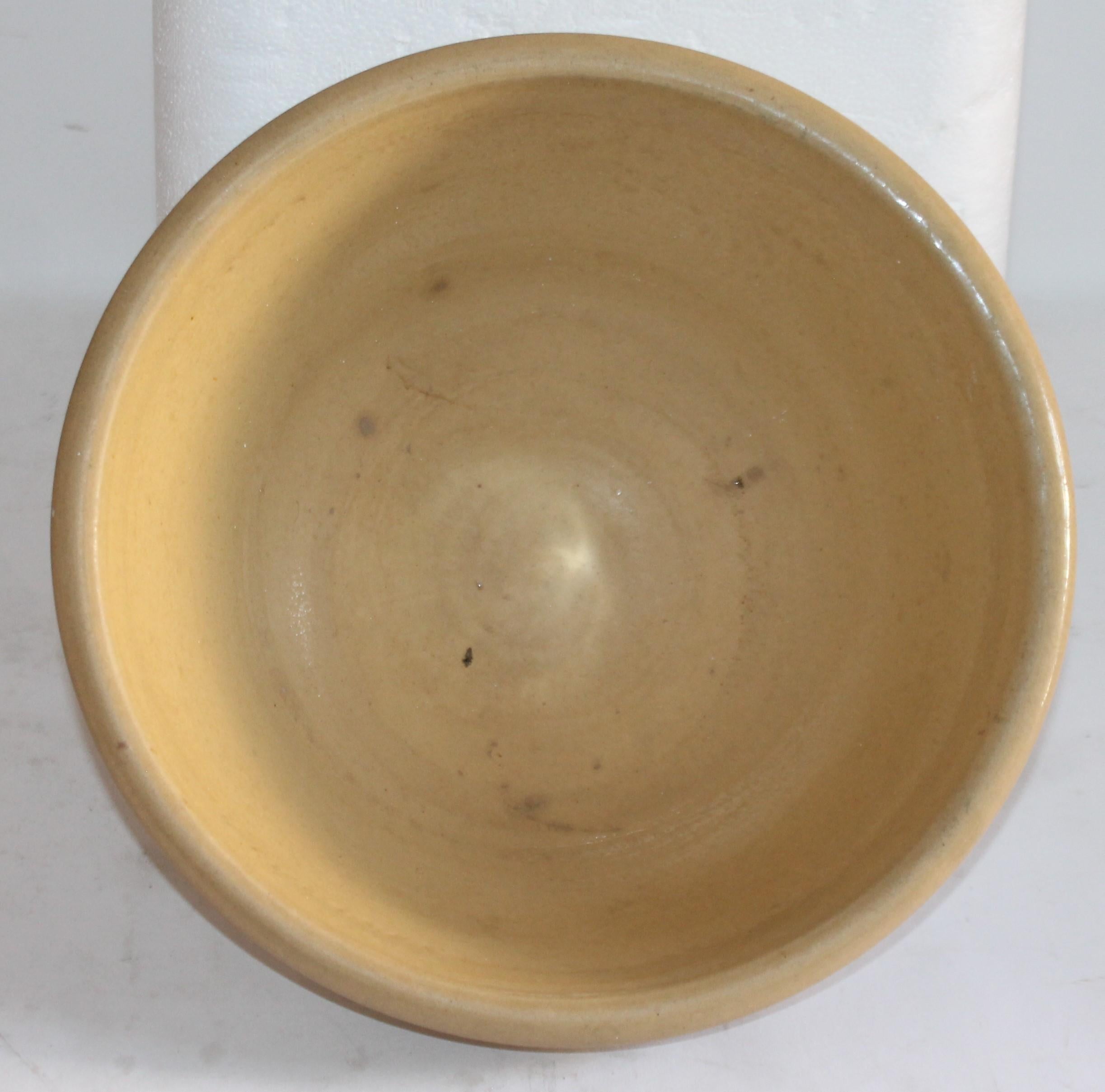 Country 19th Century Mocha Yellow Ware Mixing Bowl with Blue Seaweed For Sale