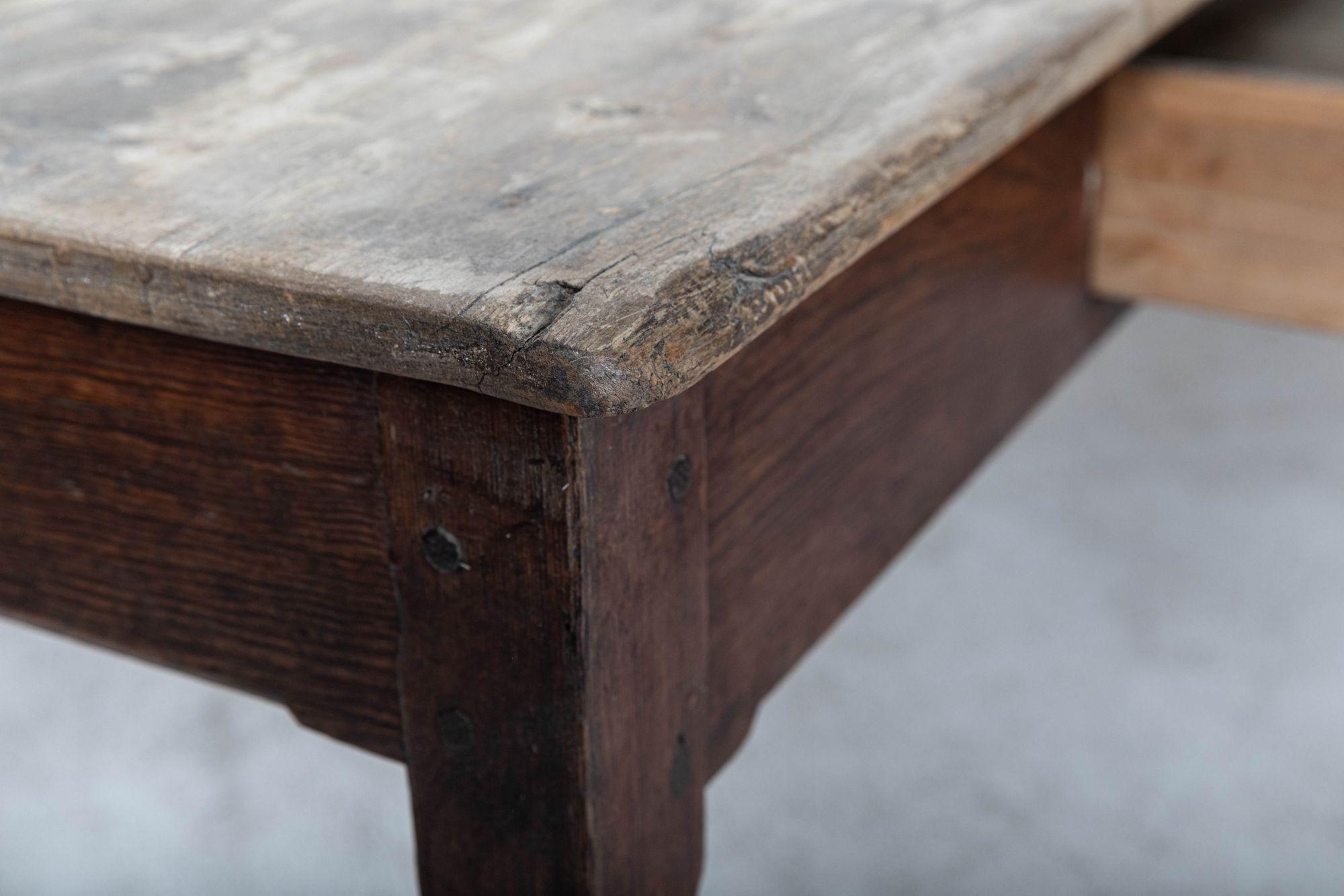Table de service provinciale française monumentale du 19ème siècle en vente 9