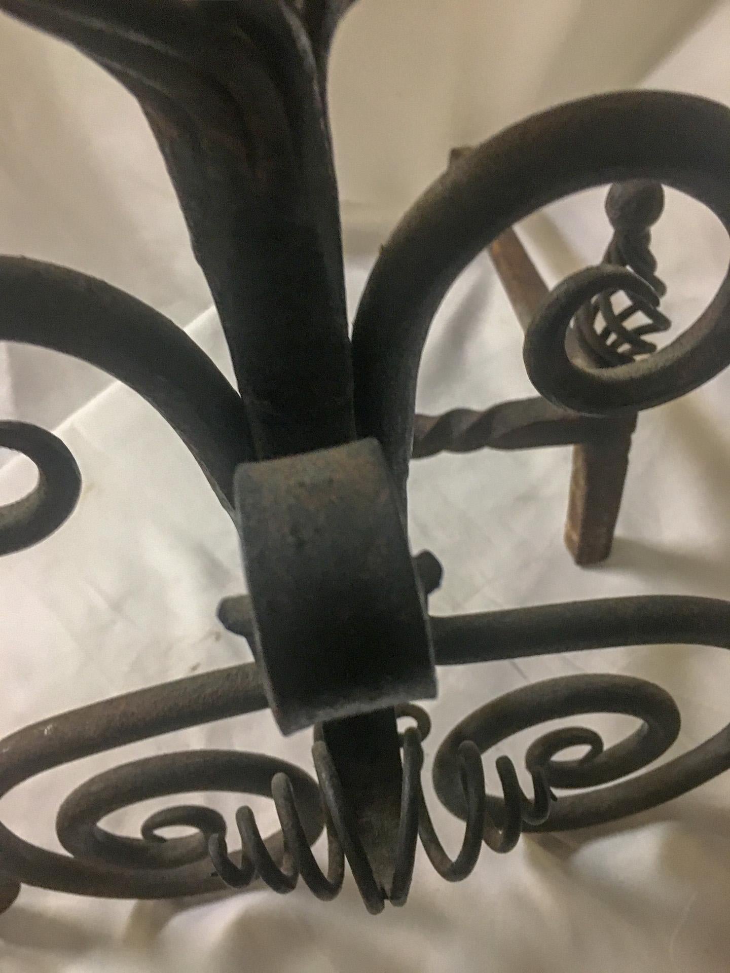 Fatto a mano Coppia di androni in ferro battuto Coloniali spagnoli forgiati a mano di dimensioni monumentali del XIX secolo in vendita