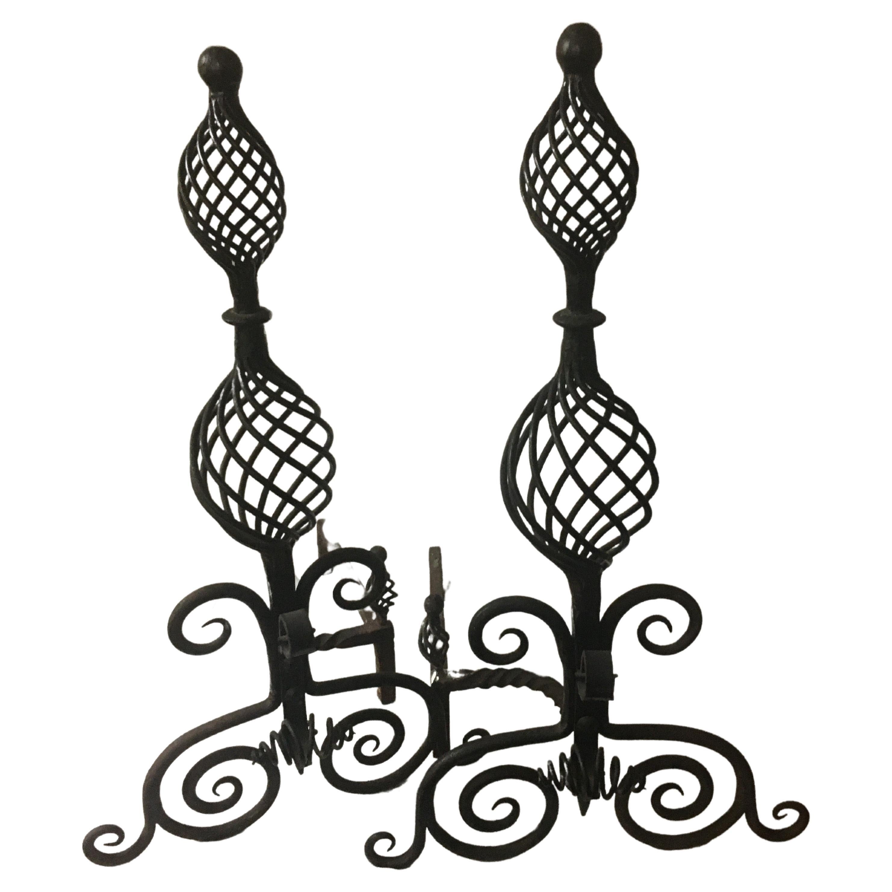 Paire de chenets coloniaux espagnols du 19ème siècle de taille monumentale, forgés à la main