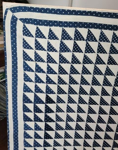 19. Jahrhundert montiert blau & weiß fliegende Gänse montiert Krippe Quilt