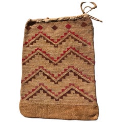 Native American Corn Husk Plateau-Tasche aus dem 19. Jahrhundert