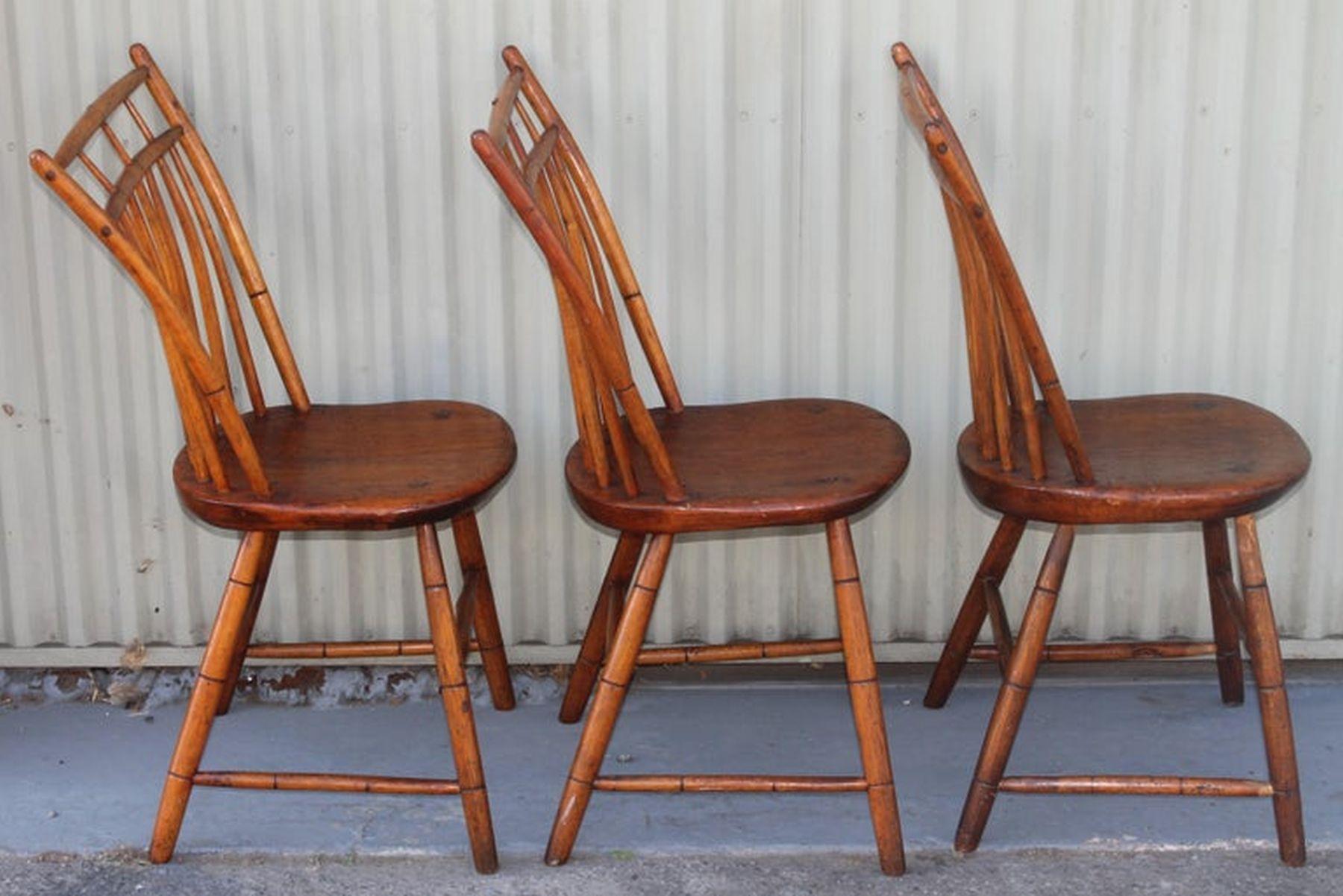 19Thc New England Birdcage Windsor Chairs-Set of Six In Good Condition For Sale In Los Angeles, CA