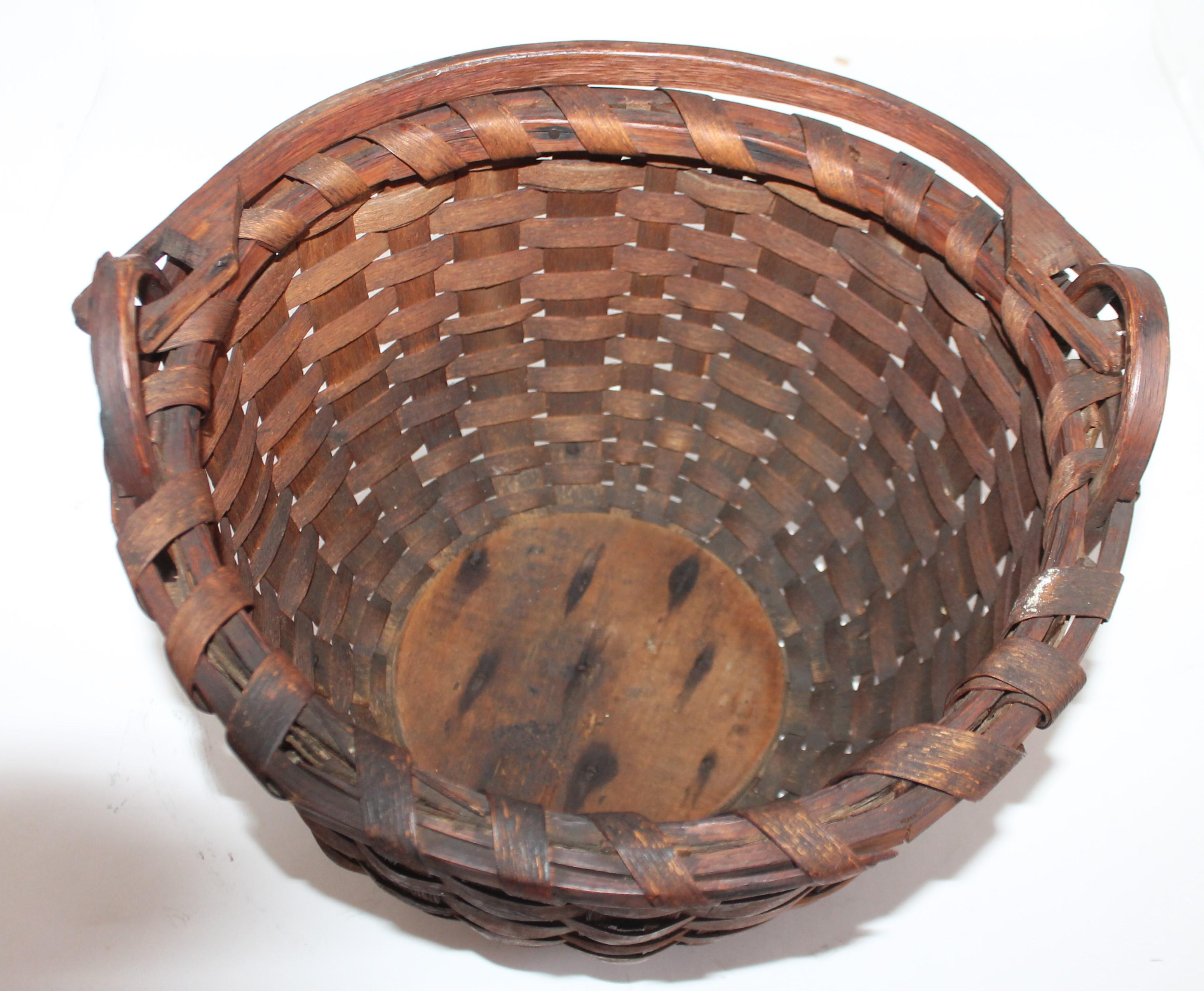 American 19Thc New England Swing Handled Basket