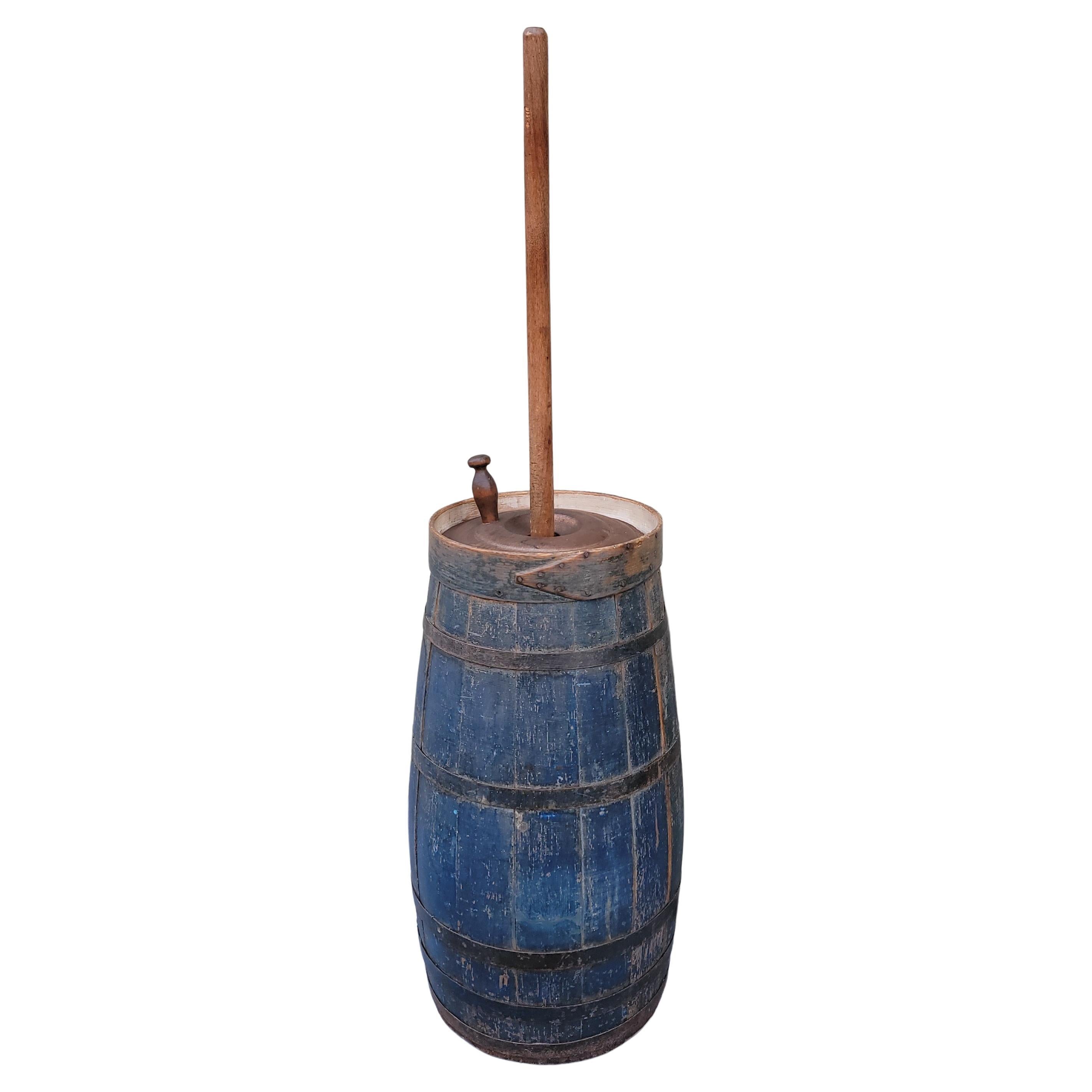mantequera original pintada de azul del siglo xix