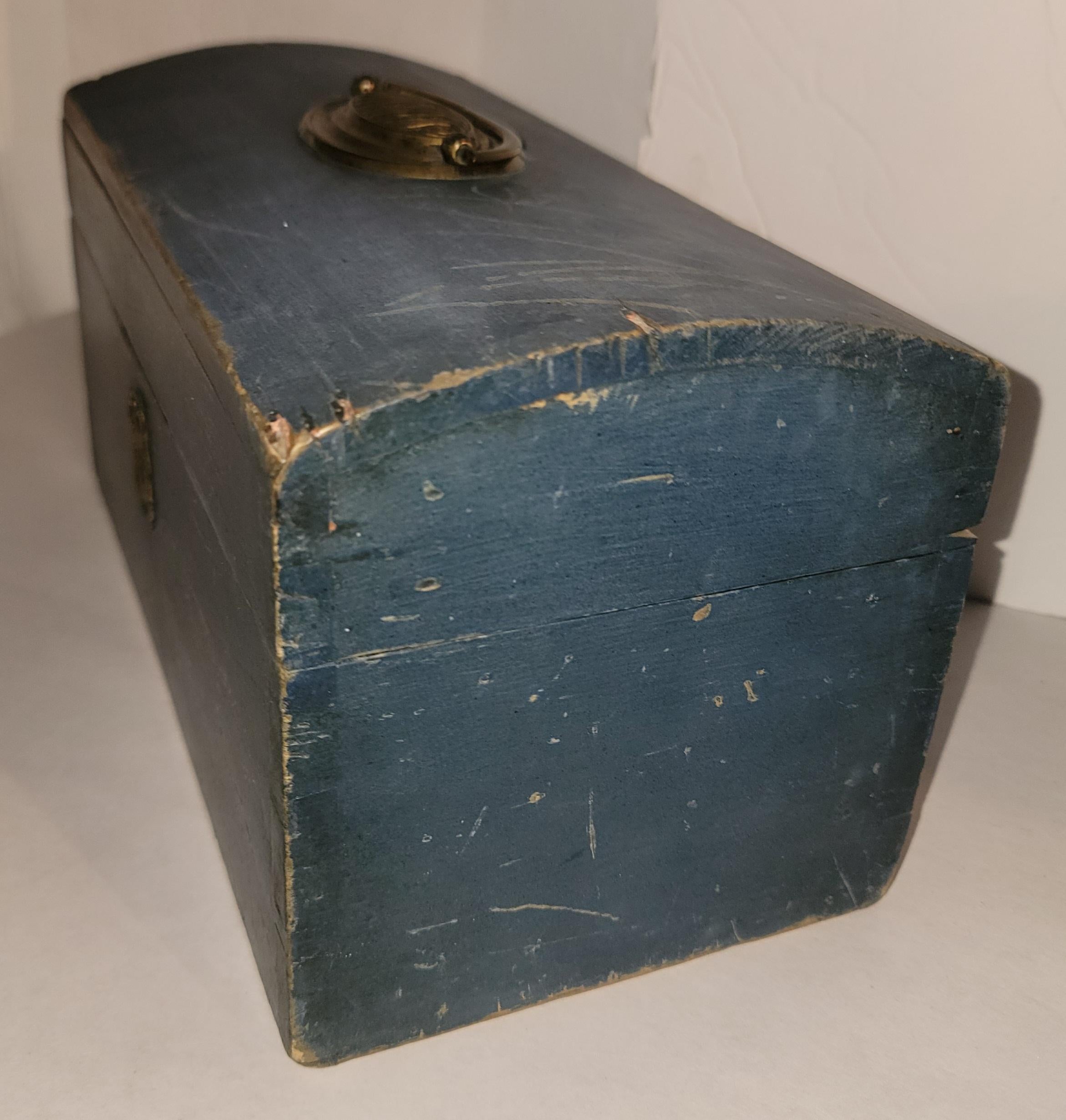 19thc Original Blue Painted Document Box From New England In Good Condition For Sale In Los Angeles, CA