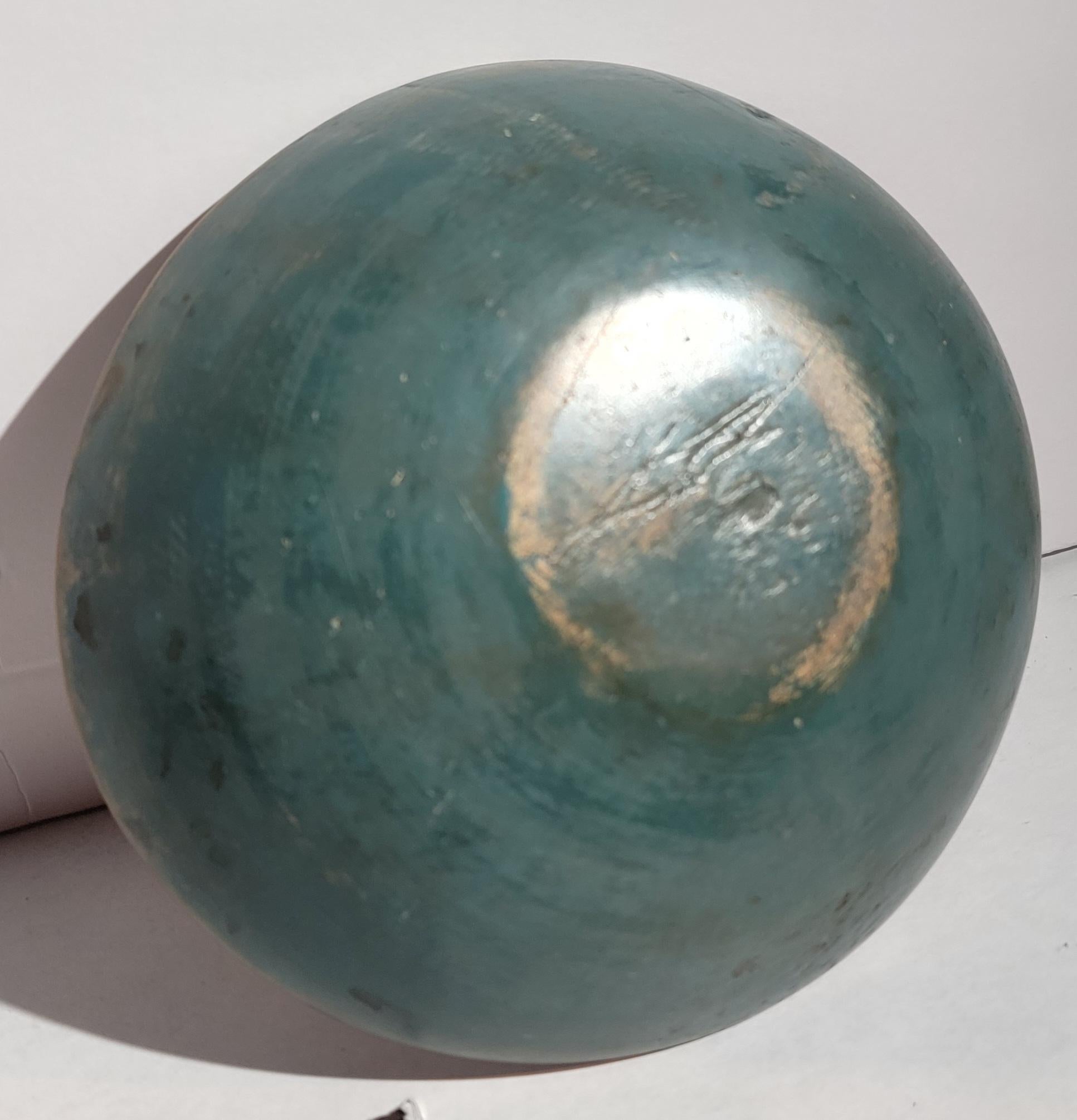 19Thc Original blue painted butter bowl with amazing patina. This bowl is in fine condition  and is a rare small size.



