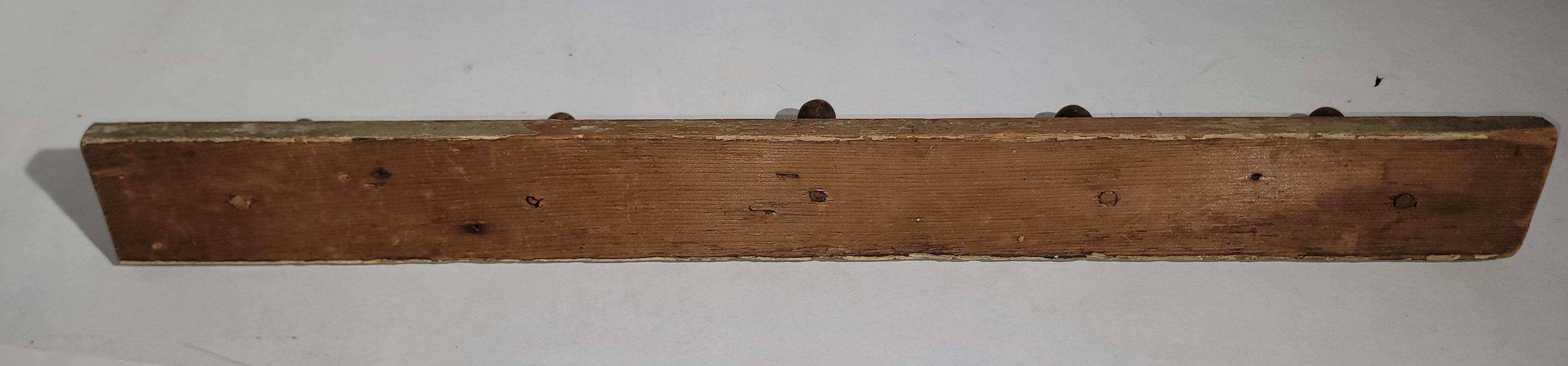 19ème siècle Original peinte en crème en grande surface et a été trouvée en Pennsylvanie.