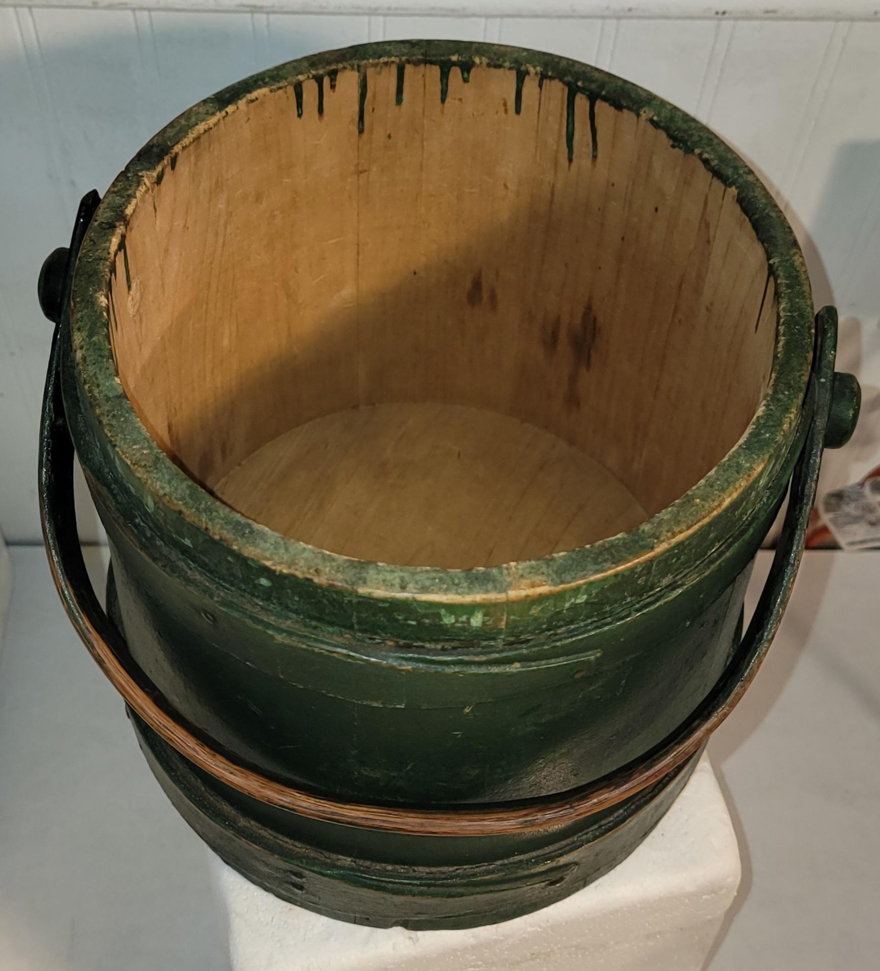 Furkin / Cubo Original Pintado de Verde del S. XIX Hecho a mano en venta