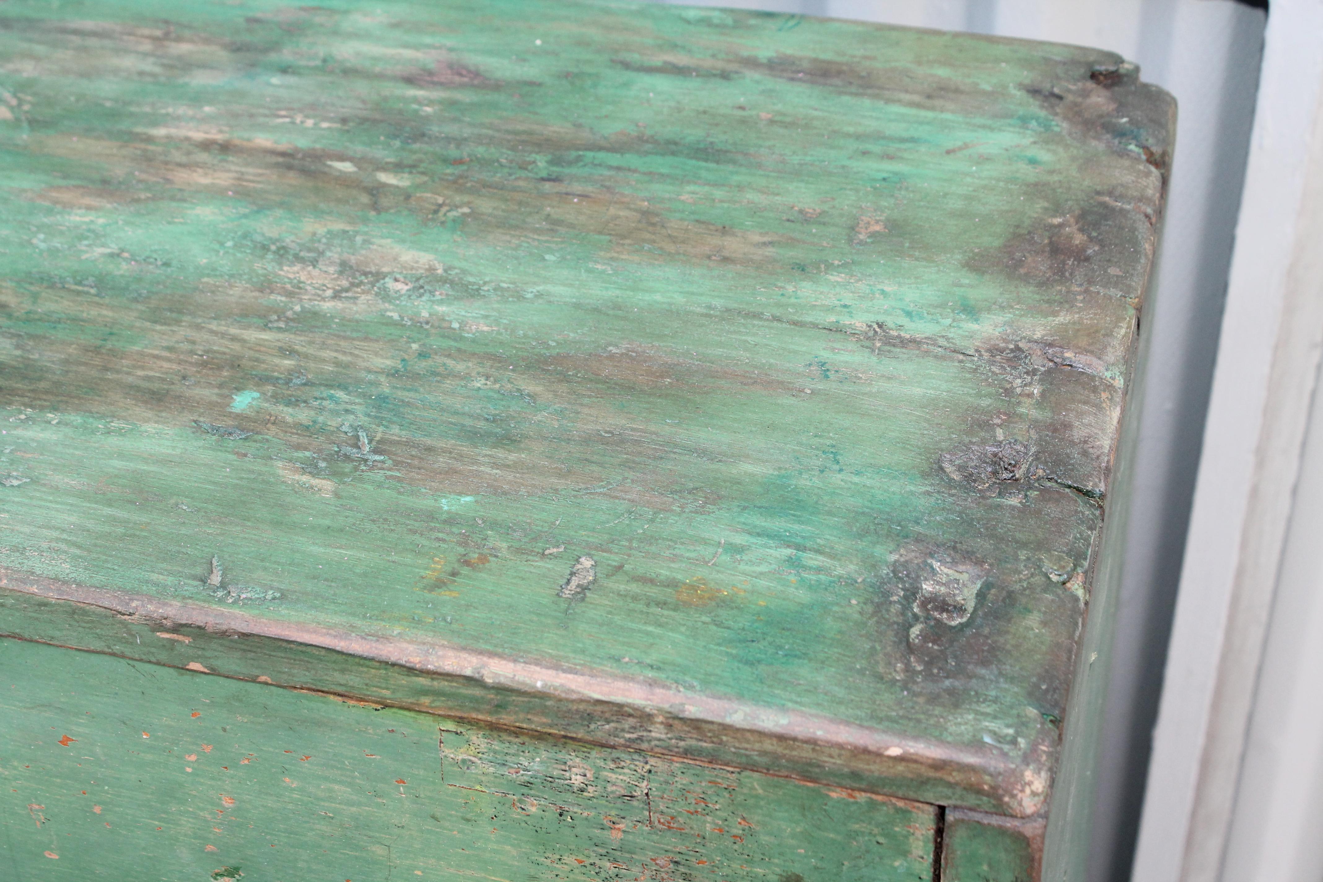 19th Century Original Green Painted Two-Door Cabinet from Pennsylvania 2