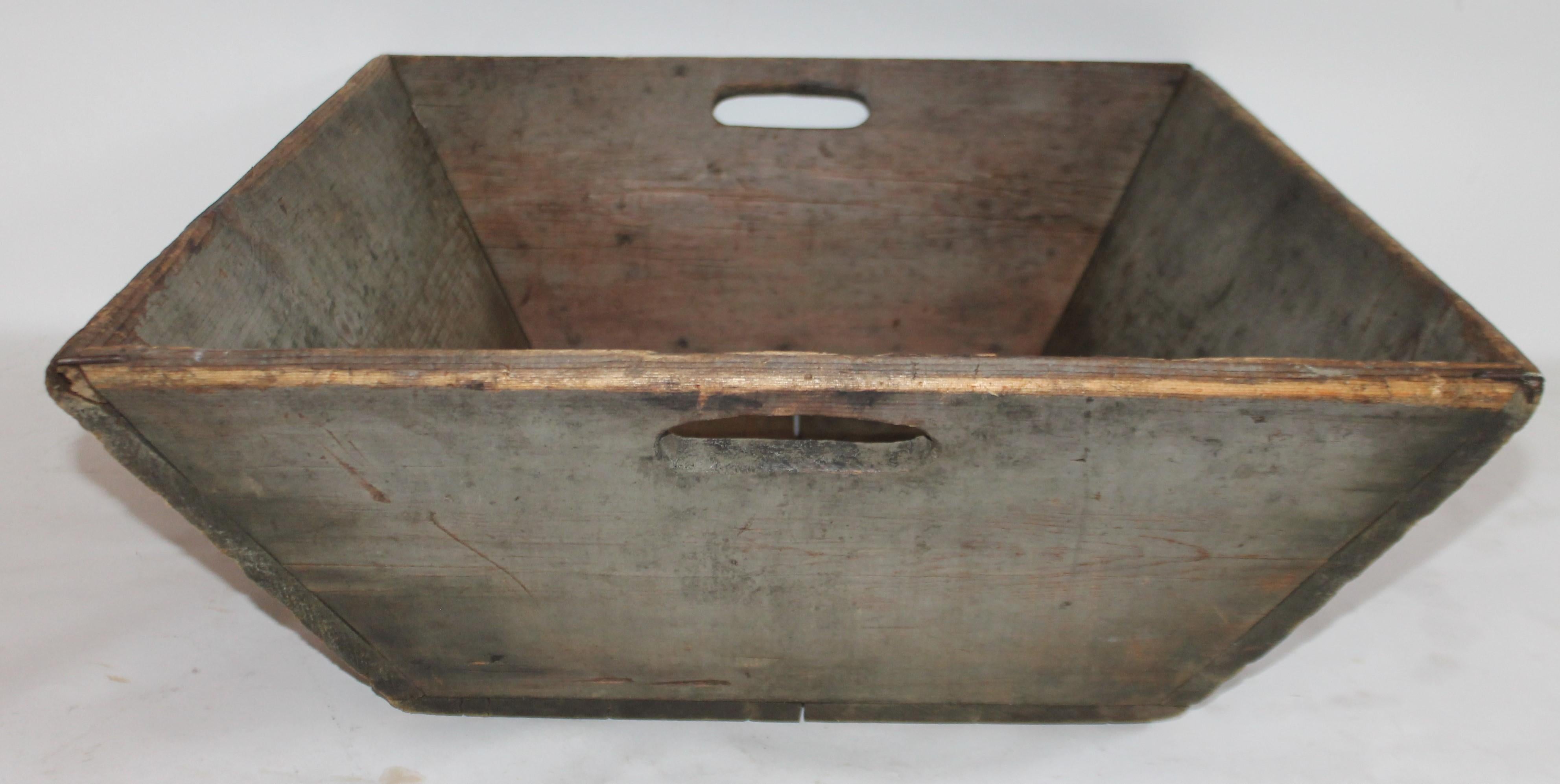 Adirondack 19th Century Original Grey Painted Dough Tray For Sale