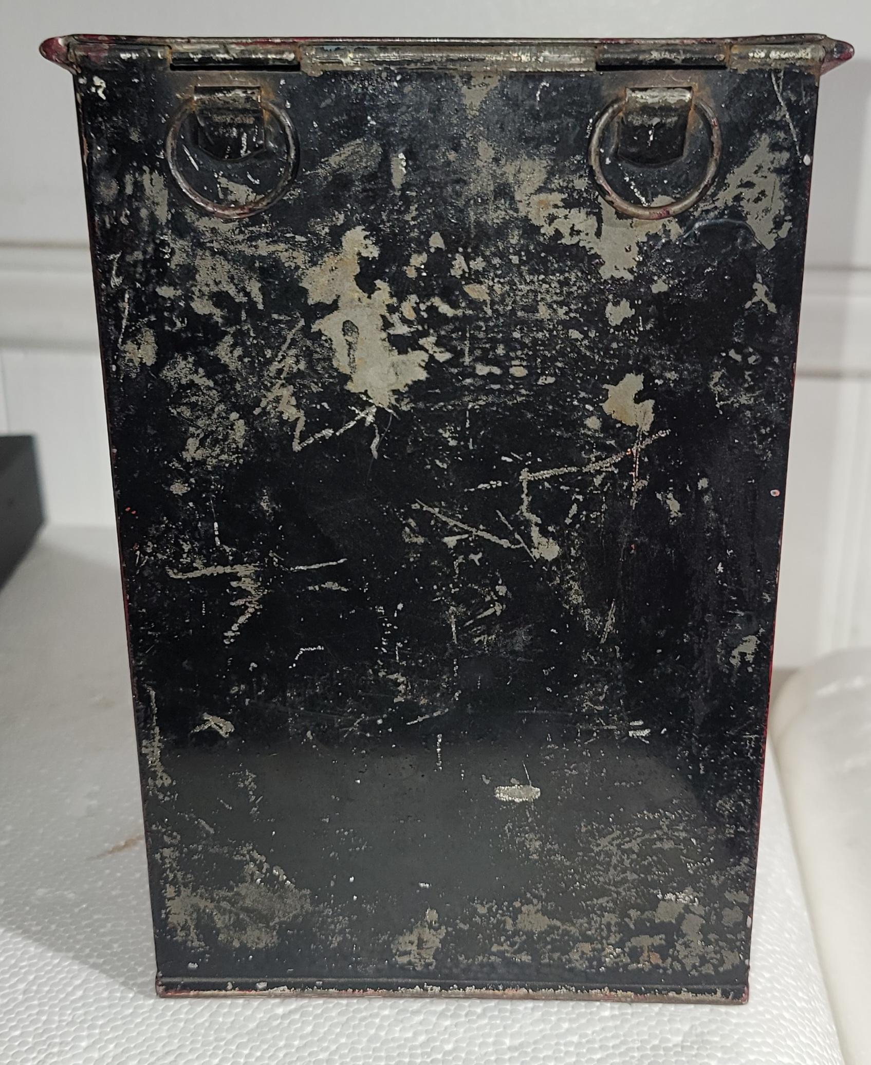 Boîte à thé originale du 19e siècle peinte à la main avec oiseau Bon état - En vente à Los Angeles, CA