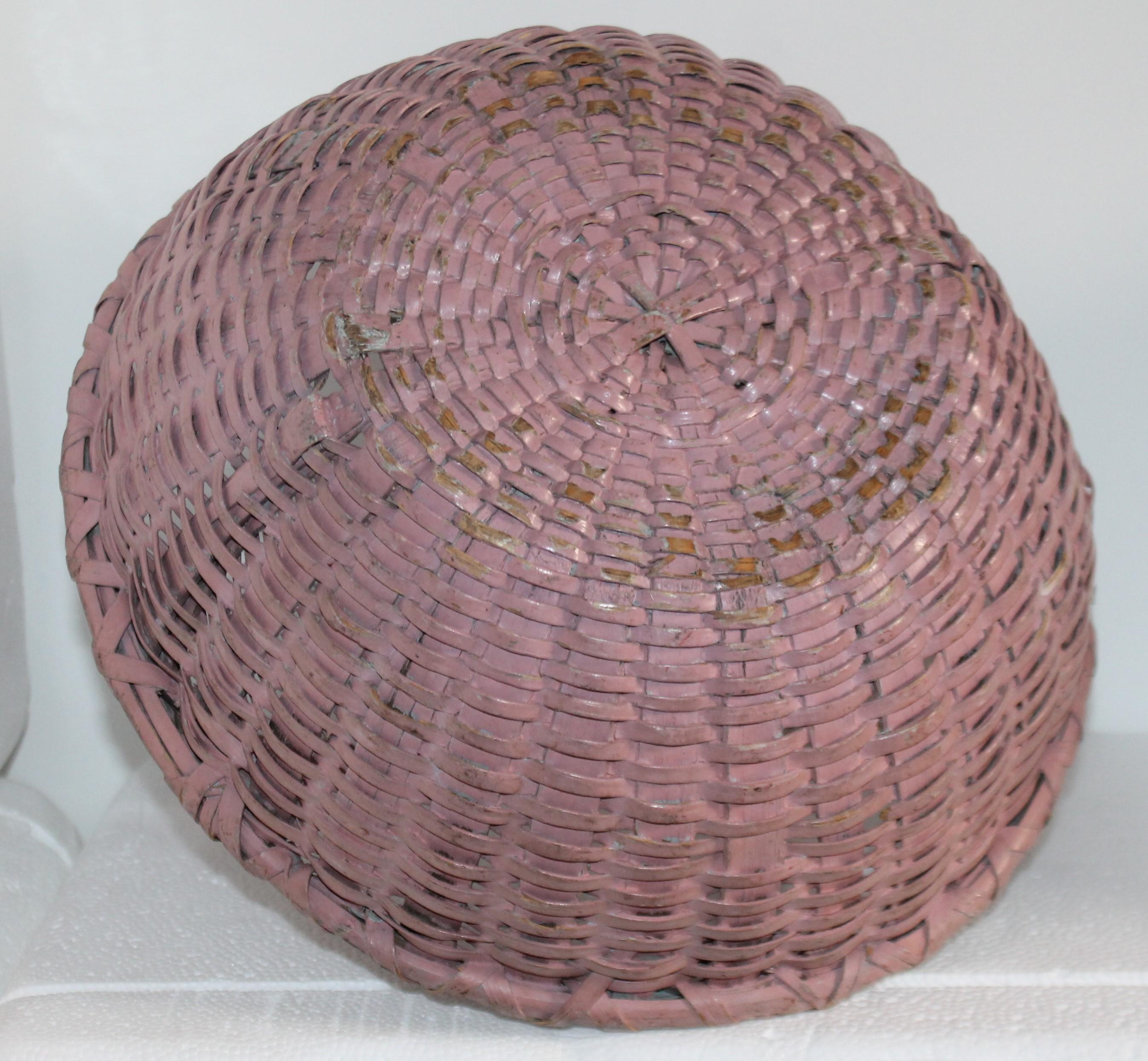 19th Century Original Mauve Painted Basket In Good Condition In Los Angeles, CA