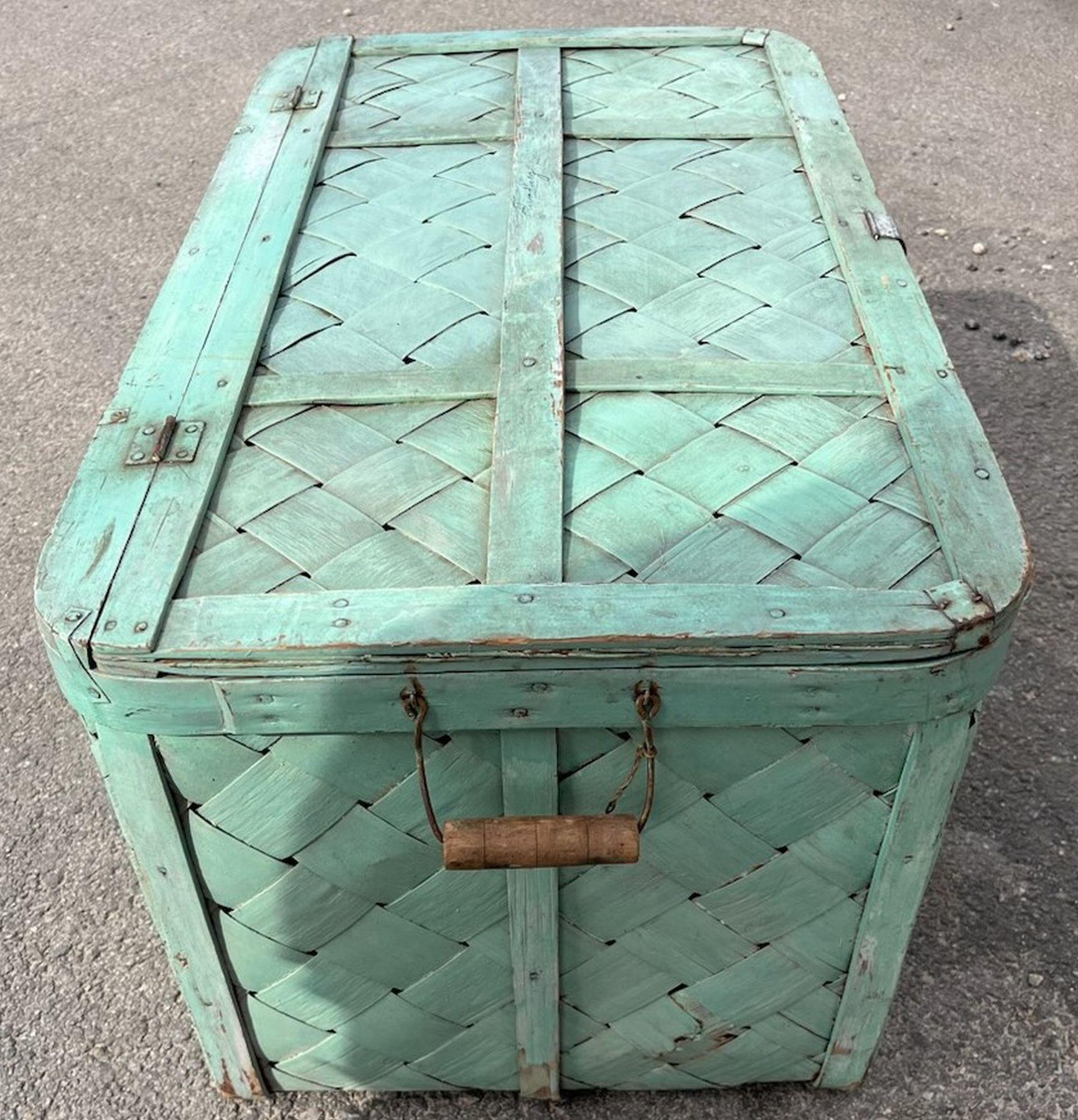 Cestino originale 19Thc Greene & Greene originale con maniglie In condizioni buone in vendita a Los Angeles, CA