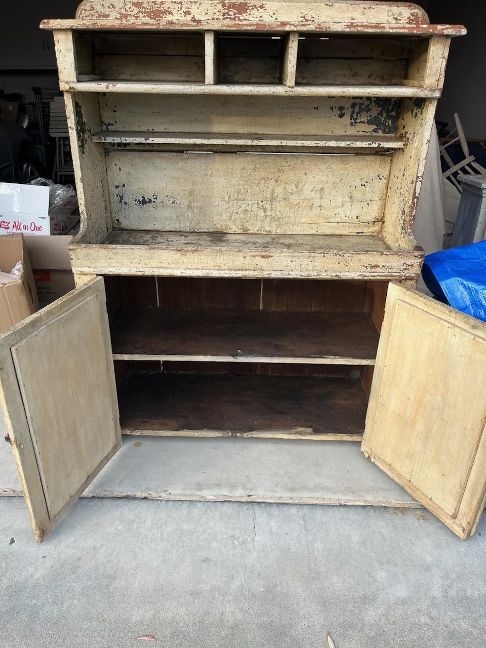 19th Century Original Oyster White Painted Dry Sink In Distressed Condition In Los Angeles, CA