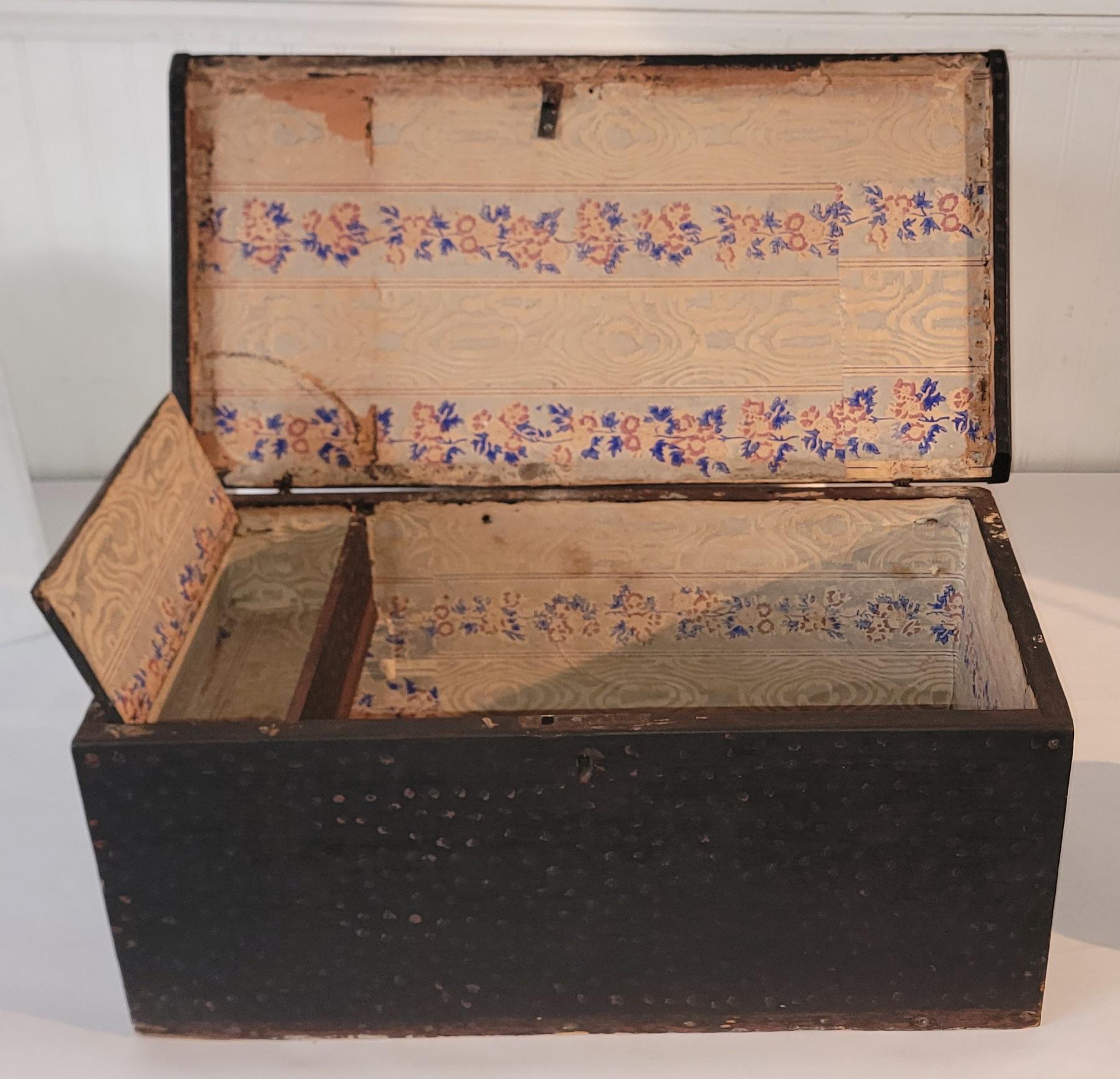 Bois Boîte originale décorée à la peinture du 19e siècle en vente