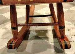 Fauteuil à bascule pour enfant du 19e siècle décoré à la peinture d'origine
