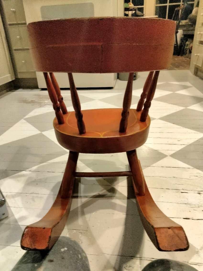 19Thc Original Paint Decorated Child's Rocking Chair In Good Condition For Sale In Los Angeles, CA