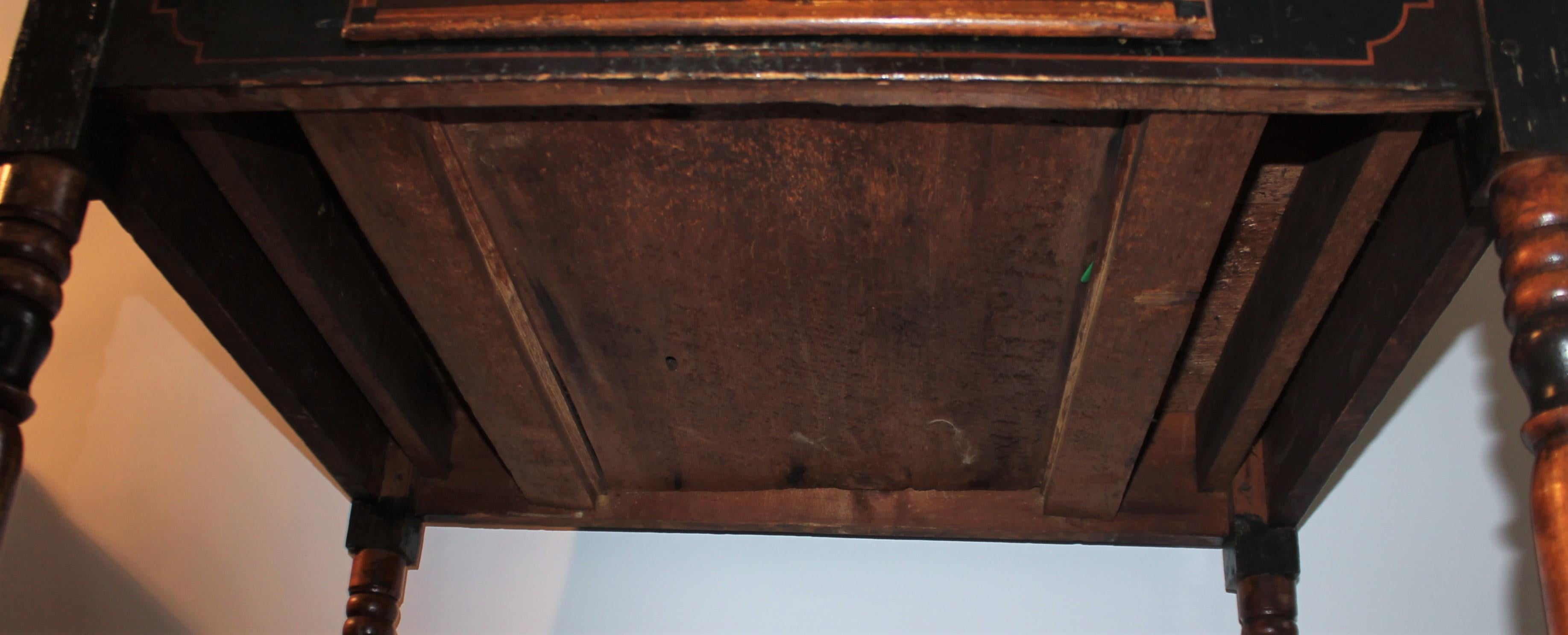 Original bemalter Lap-Schreibtisch aus dem 19. Jahrhundert im Angebot 6