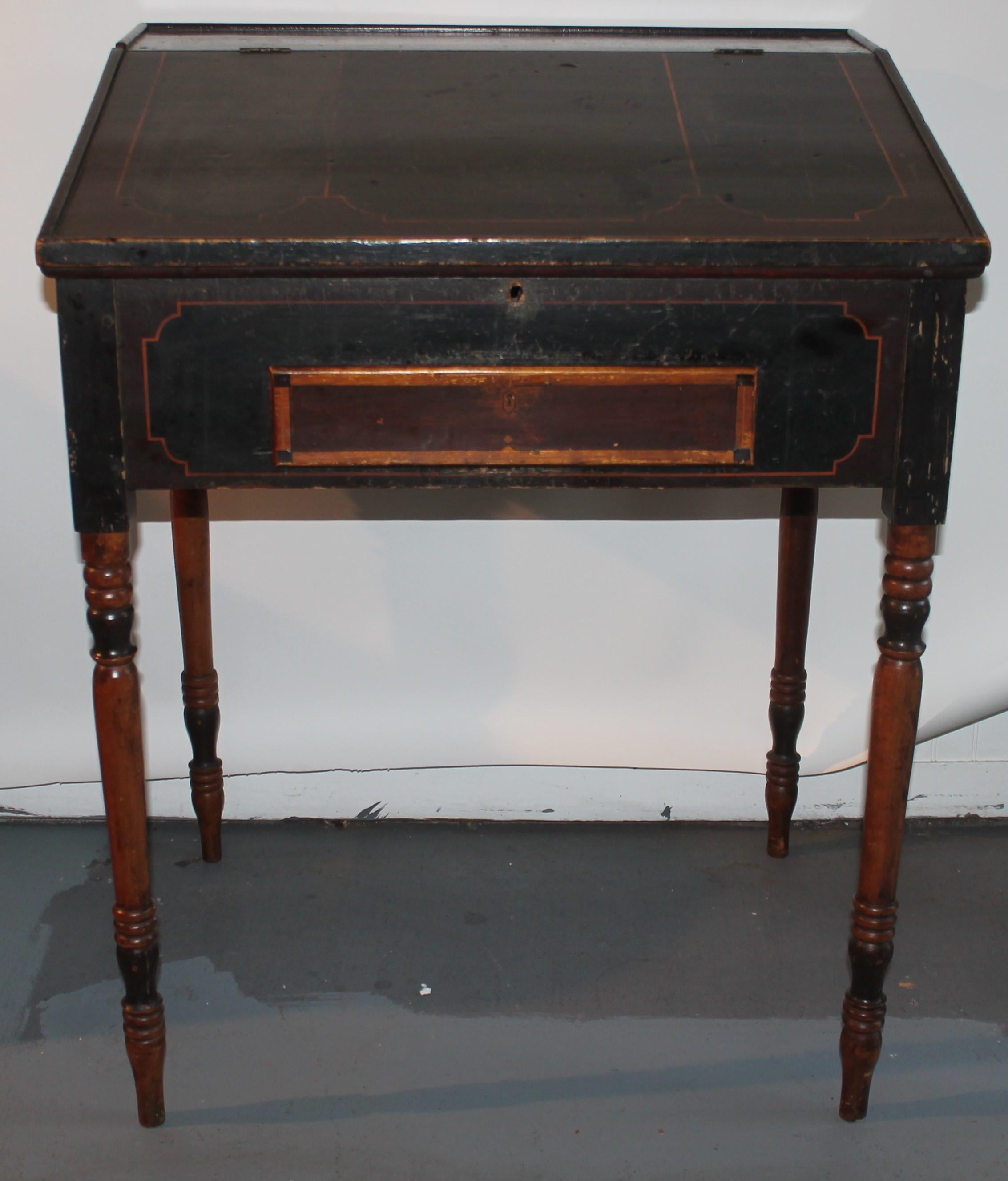 Original bemalter Lap-Schreibtisch aus dem 19. Jahrhundert (Adirondack) im Angebot