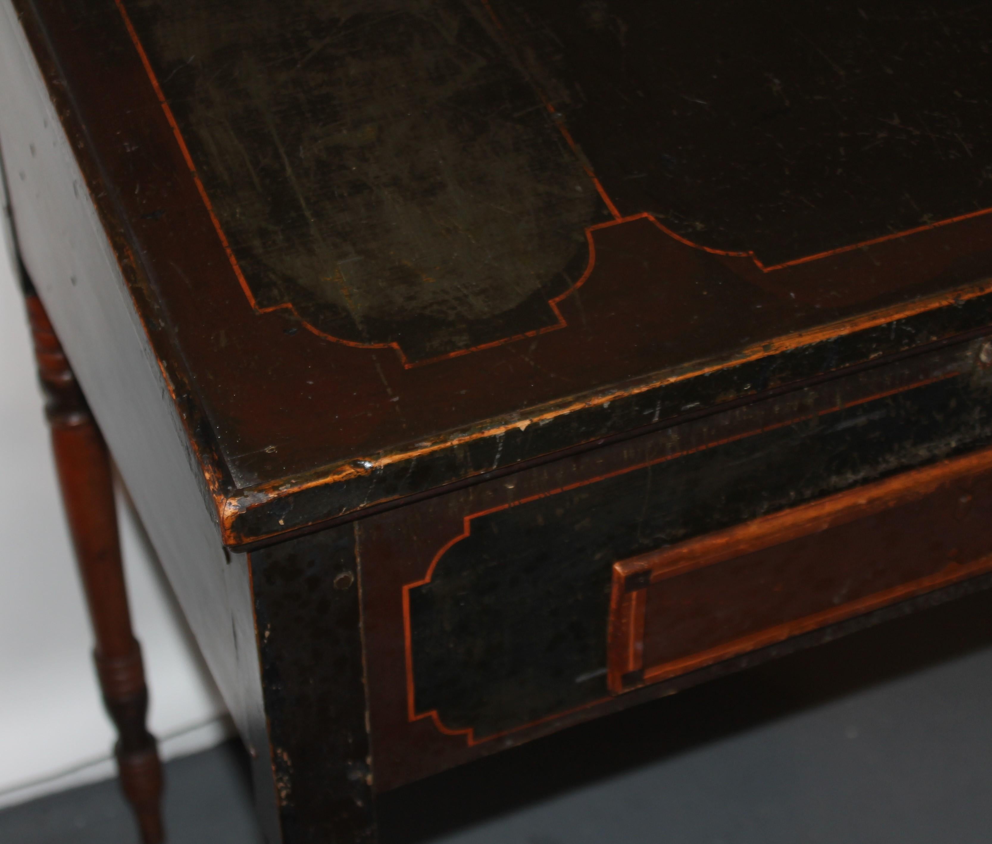 Original bemalter Lap-Schreibtisch aus dem 19. Jahrhundert im Angebot 1