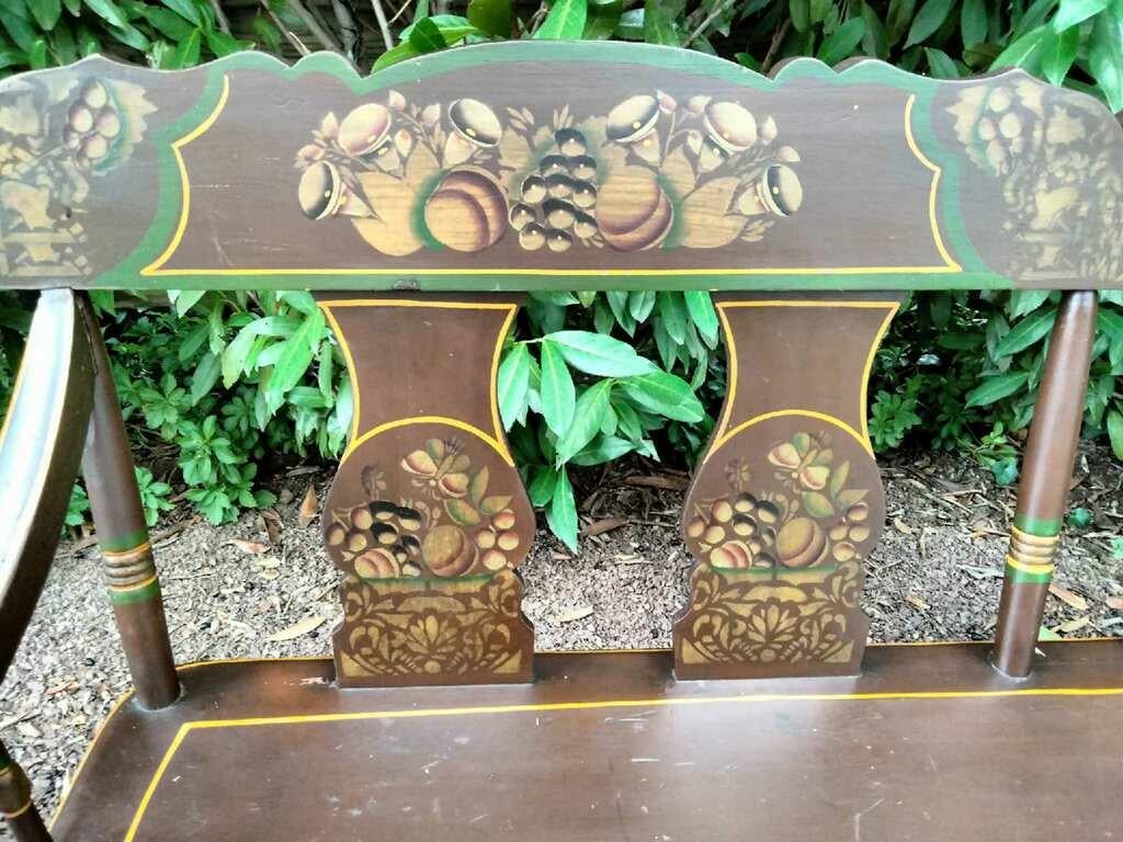 19Thc Original Paint Decorated Settee From Berks County, Pennsylvania For Sale 3