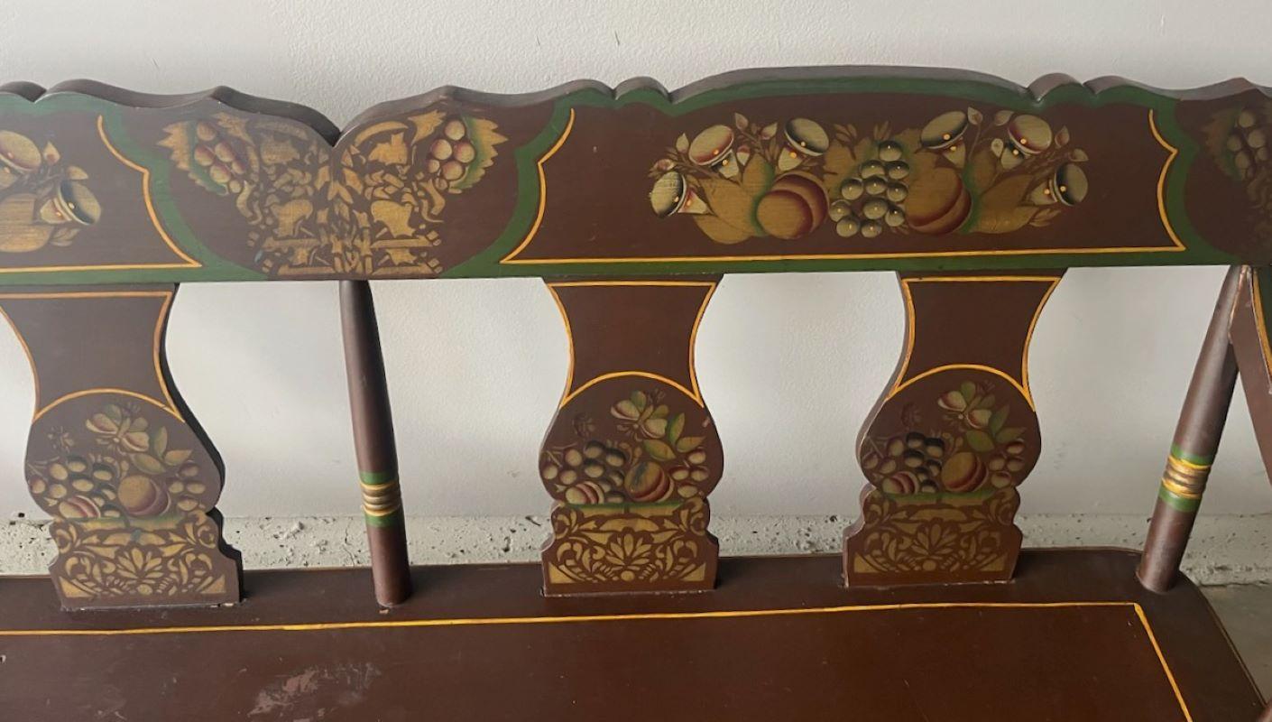 19Thc Original Paint Decorated Settee From Berks County, Pennsylvania In Good Condition For Sale In Los Angeles, CA