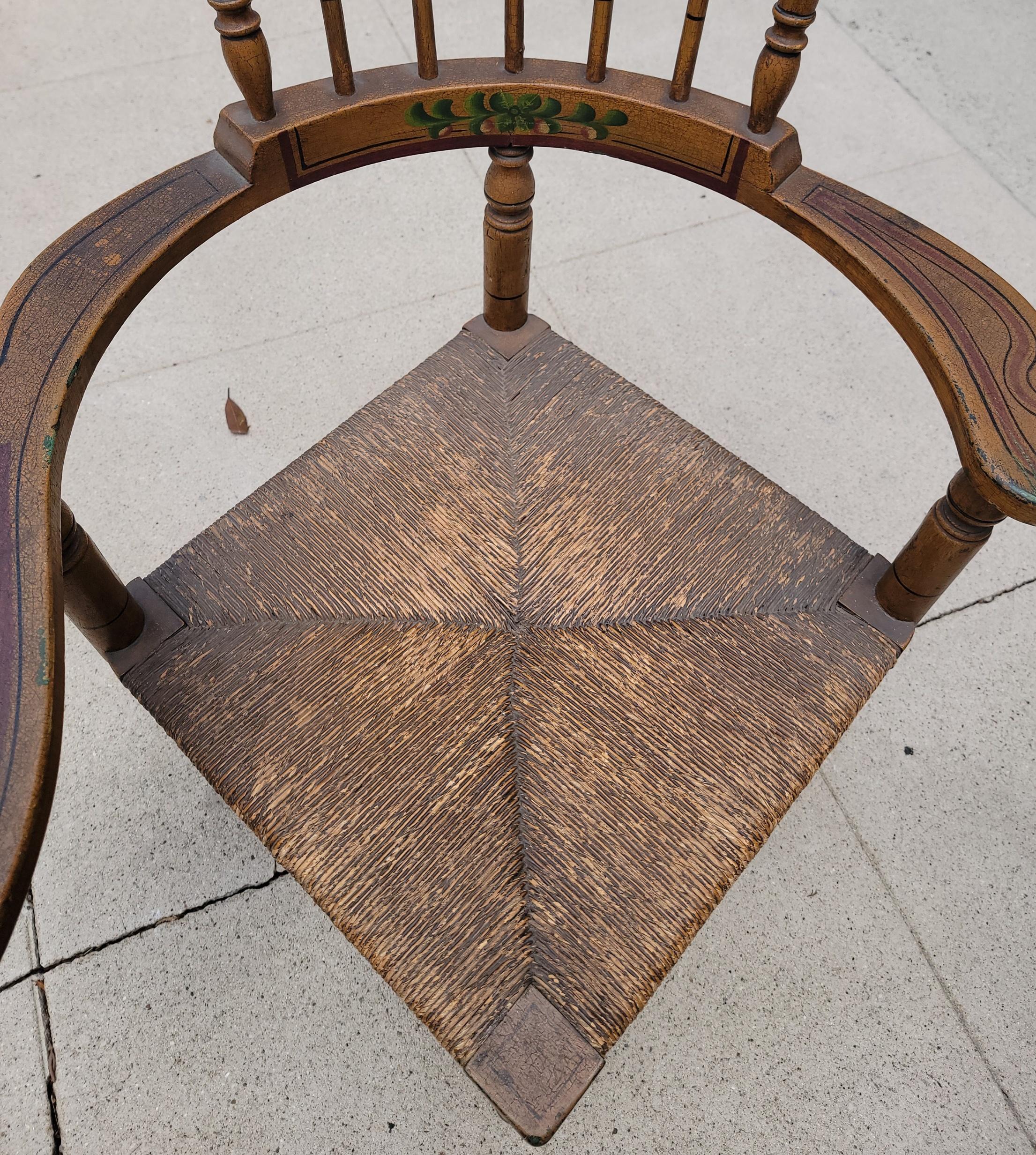 XVIIIe siècle 19Thc Original Paint Decorated Writing Arm Windsor Chair en vente