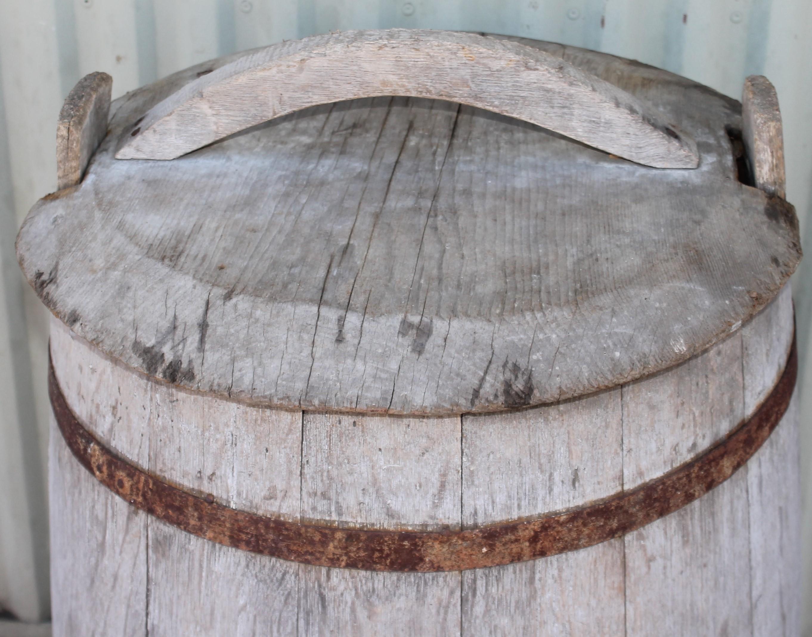 Adirondack 19th C Original Painted Barrel with Lid For Sale