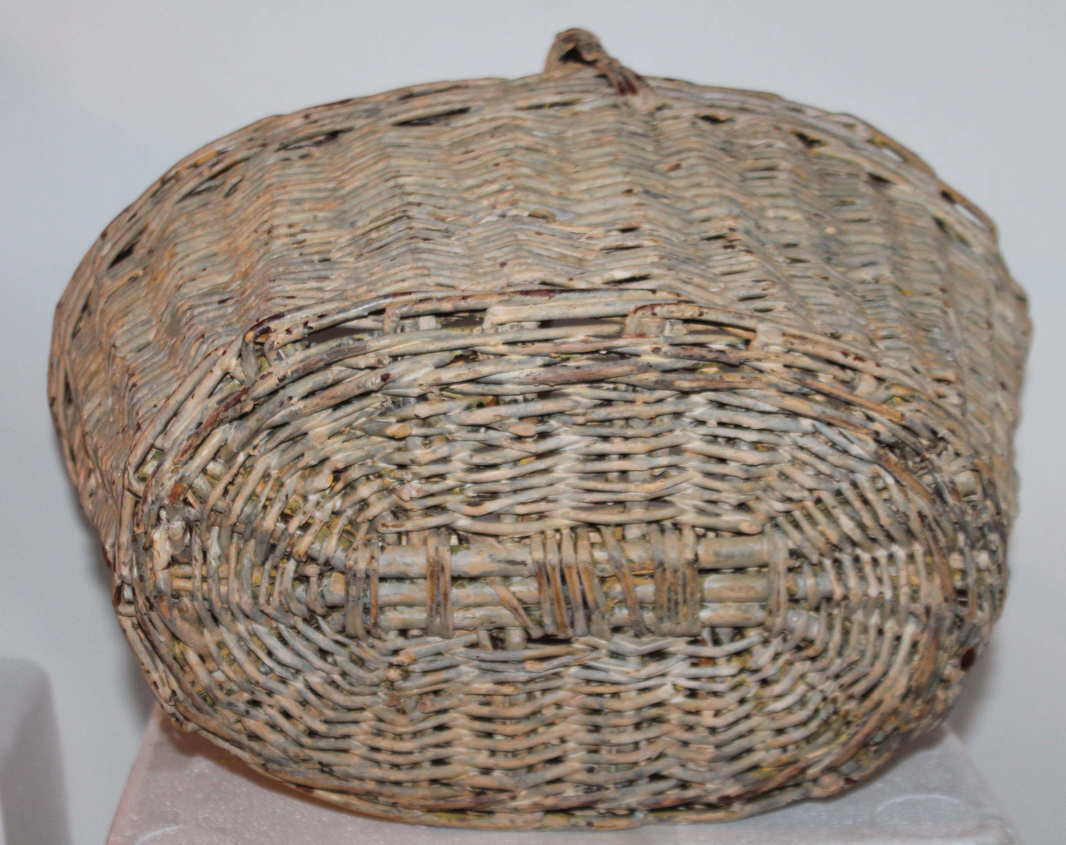 19th Century Original Painted Basket In Good Condition In Los Angeles, CA