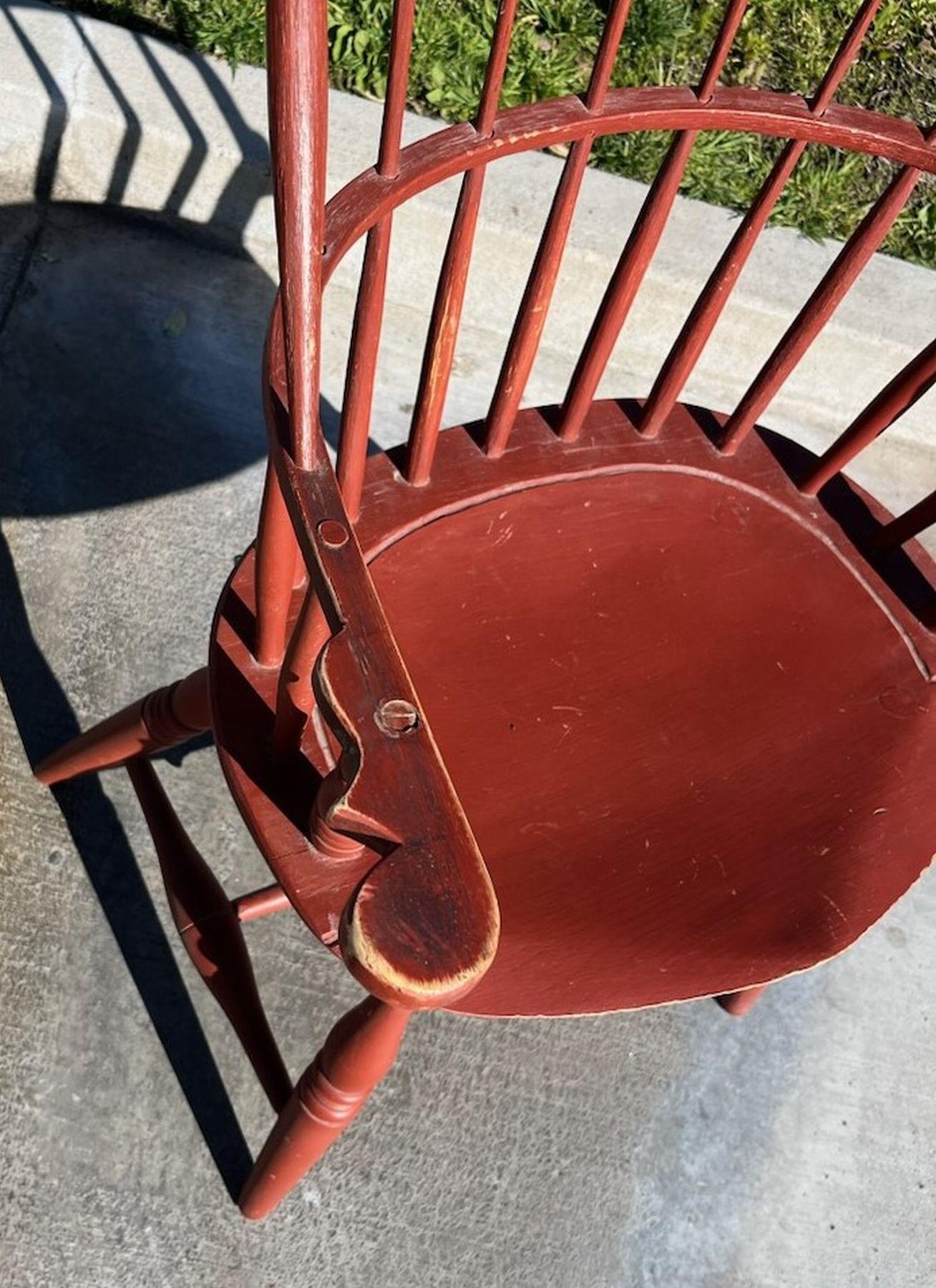 19thc Original Painted Extended Arm  Windsor Chair In Good Condition For Sale In Los Angeles, CA