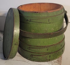 Furkin originale del XIX secolo, dipinto di verde lime, proveniente dal New England