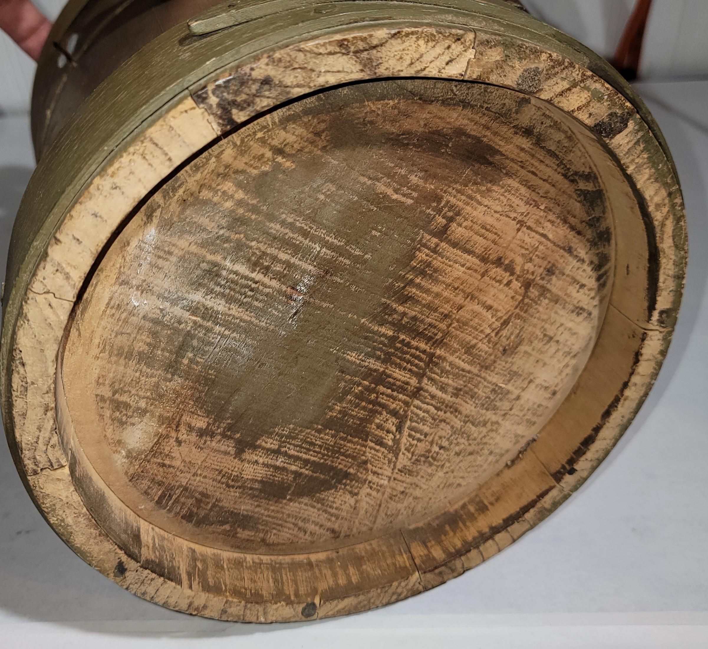 Américain Seau à sucre original peint en vert sauge du 19e siècle en vente