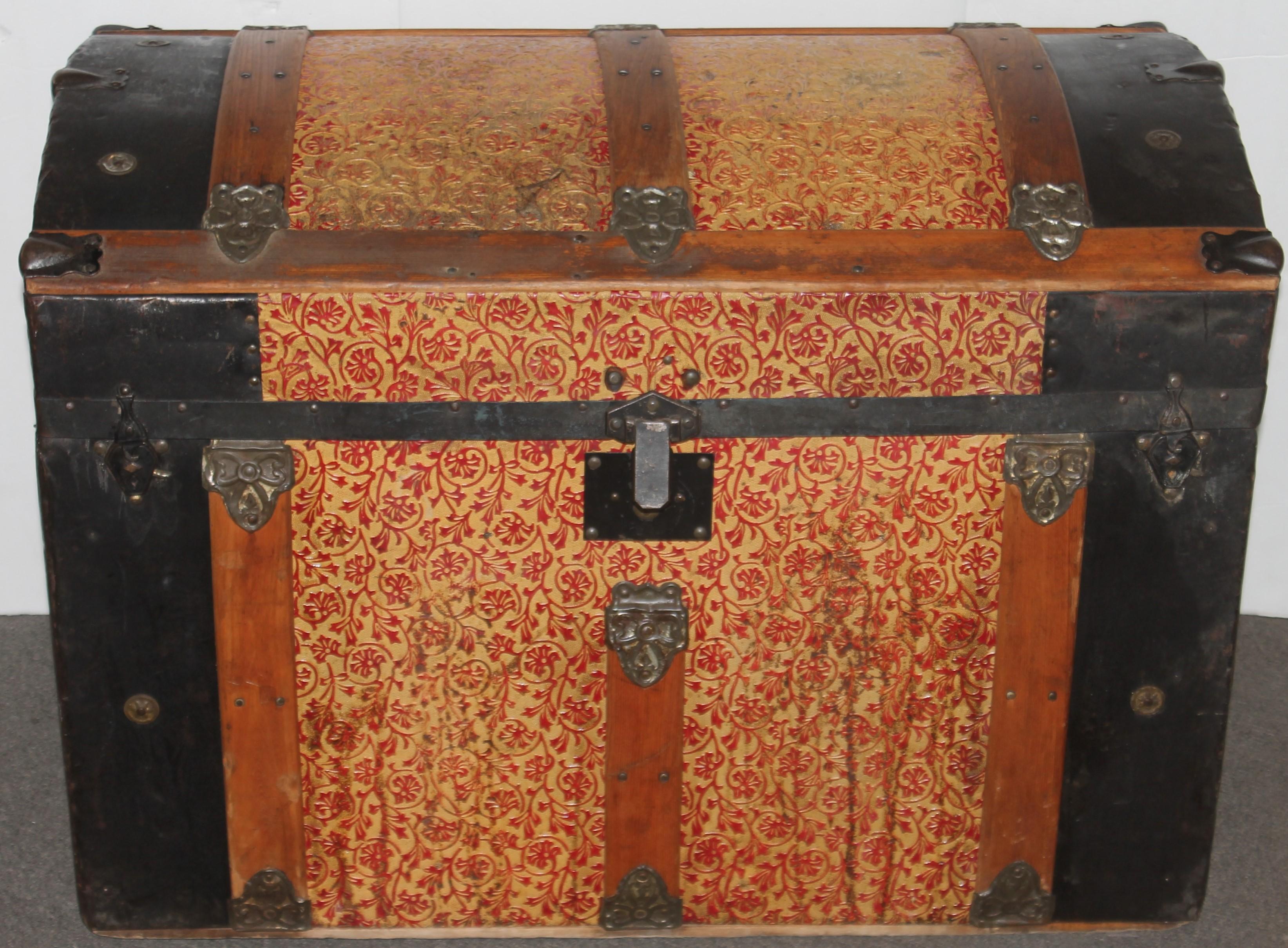 Fantastic original painted 19thc dome top trunk or steamer trunk in fantastic condition. It has a wonderful worn and aged patina. The condition is very good with exception to missing leather side handles? These handles are easy to replace with a old