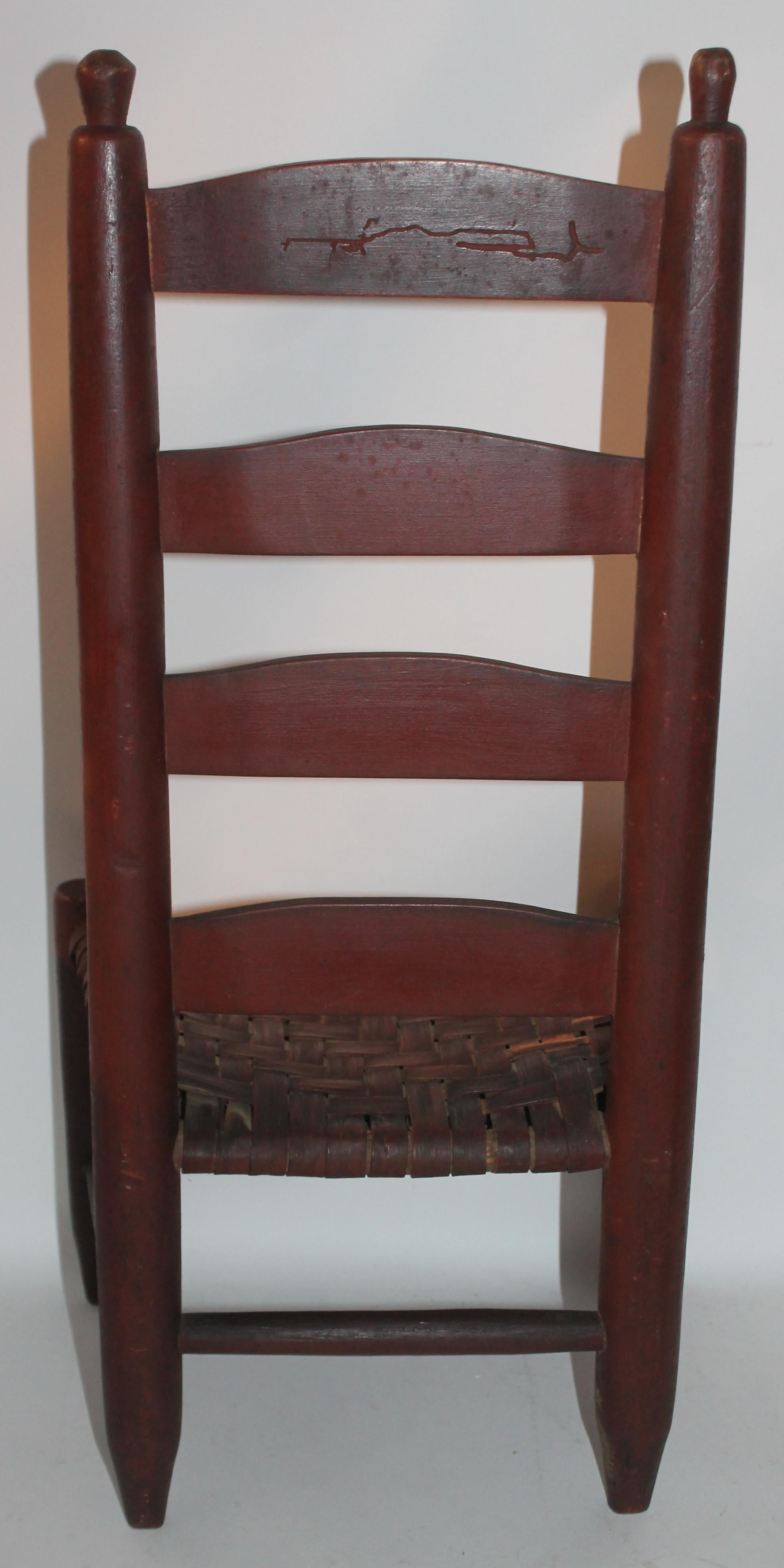 19. Jahrhundert Original rot bemalter Kinderstuhl, 19. Jahrhundert (Handgefertigt) im Angebot
