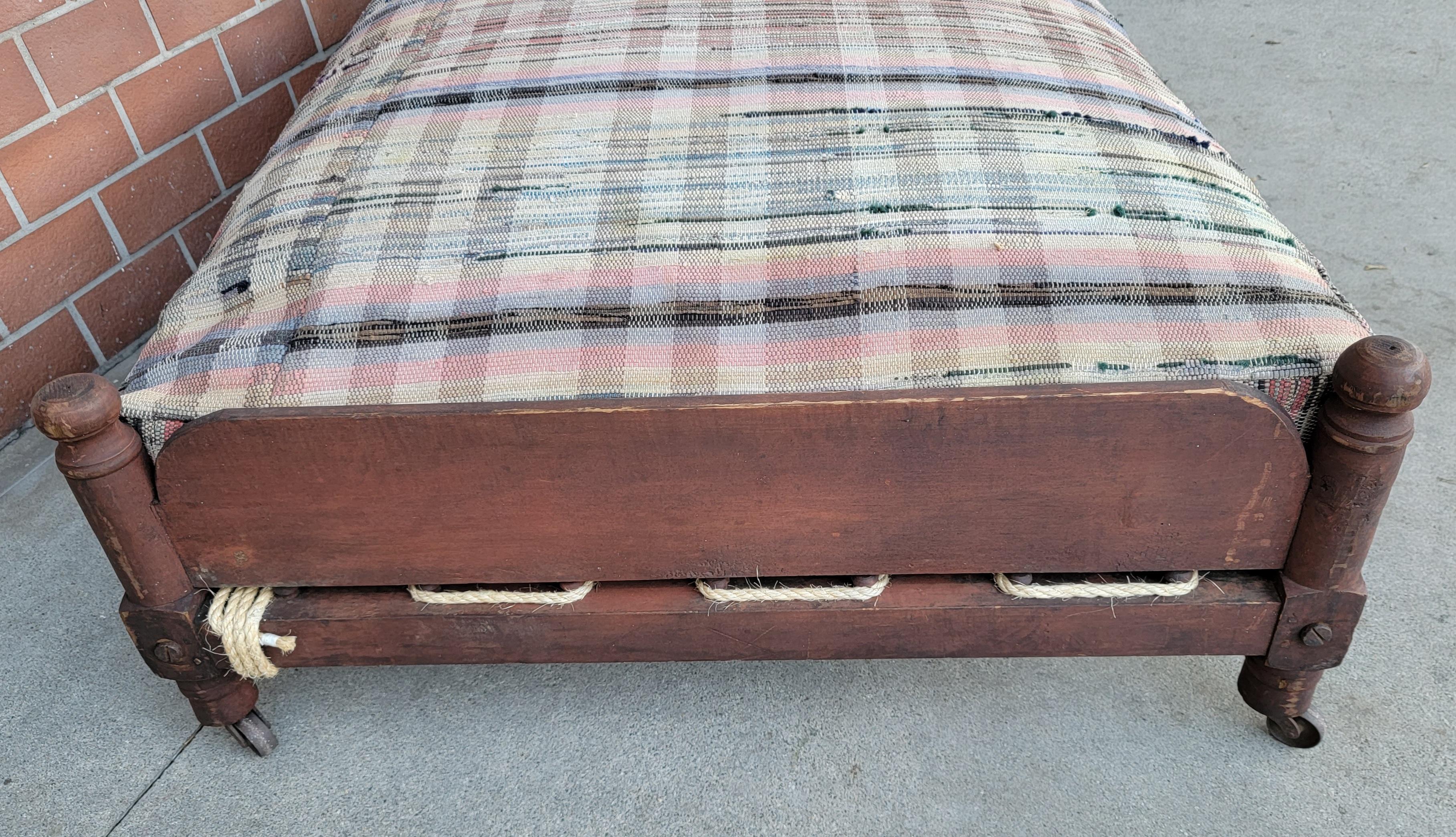 American 19thc Original Red Painted Trendle Bed w/ 19thc Rag Rug Mattress For Sale