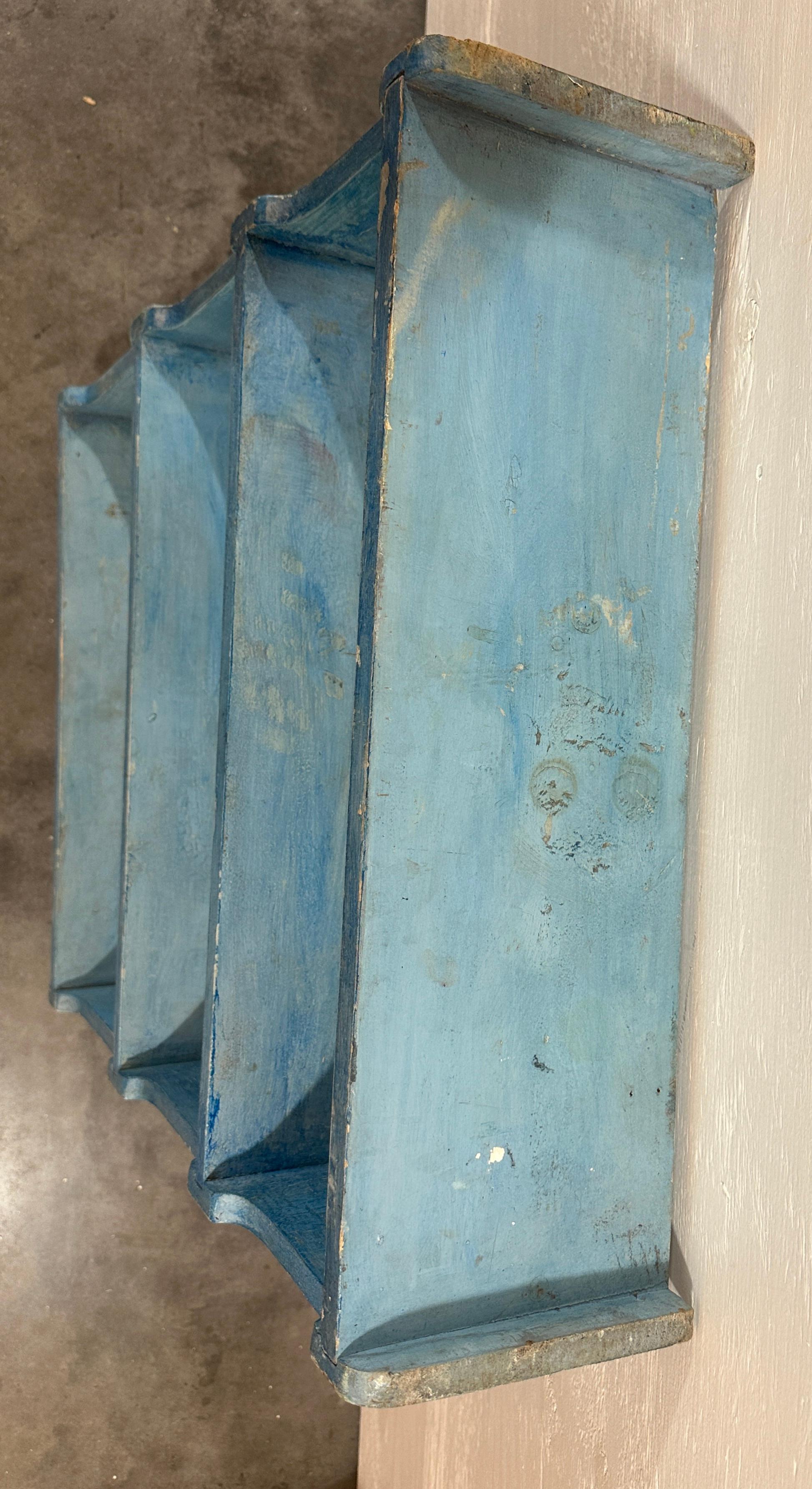 19Thc Original Robin Egg Blue Hanging Shelf In Good Condition For Sale In Los Angeles, CA