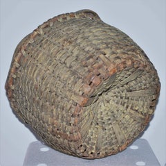 Cesto con manico a dondolo dipinto in verde salvia originale del 19° secolo