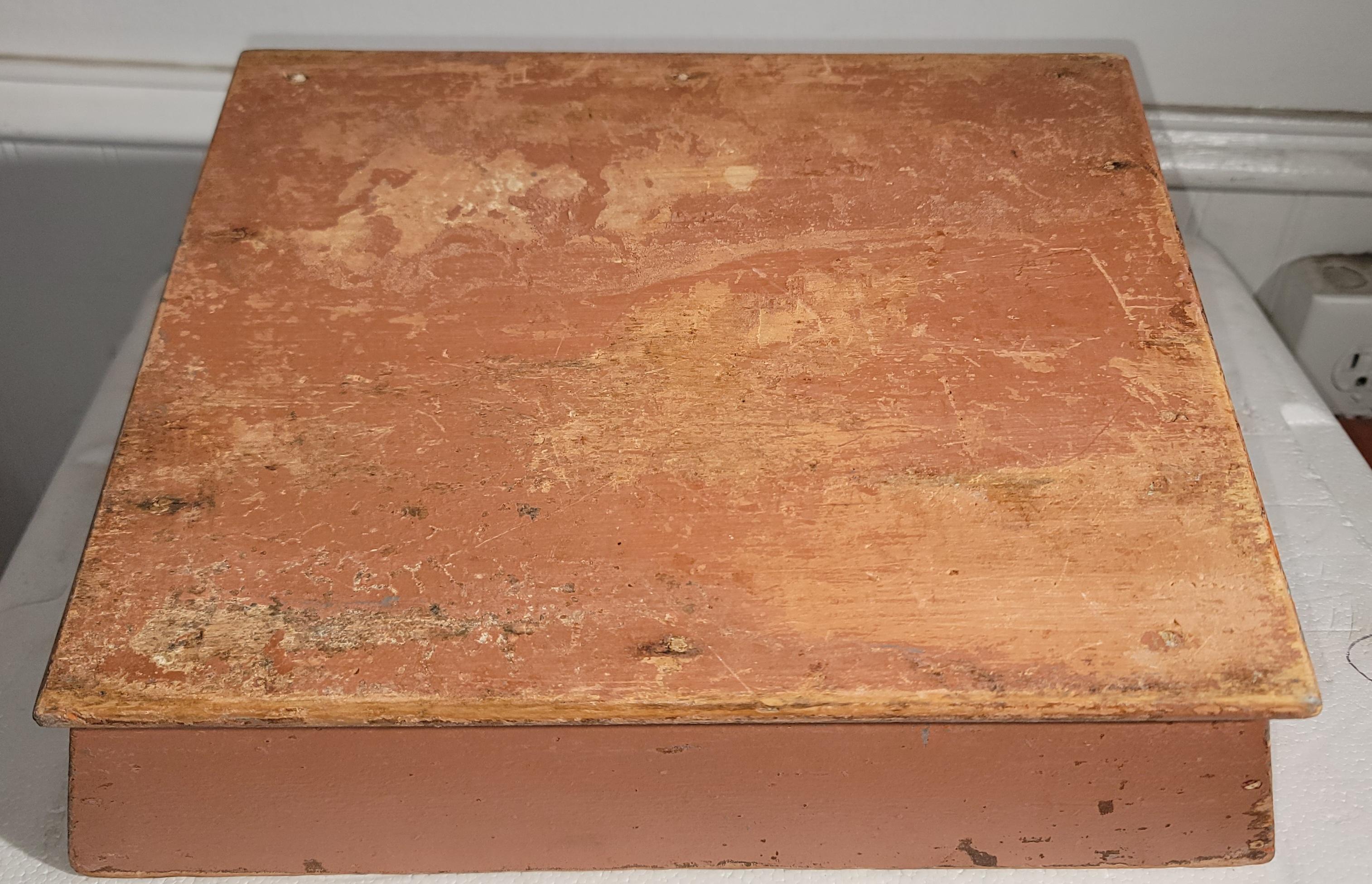 Américain Coutellerie originale peinte au saumon du 19ème siècle (boîte à couteaux) en vente