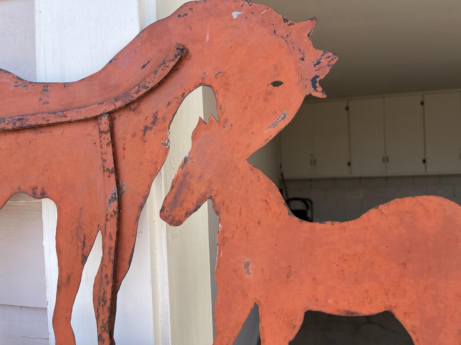 19Thc  Original Salmon Painted Double Horse  Iron Weather Vane Adirondack en venta