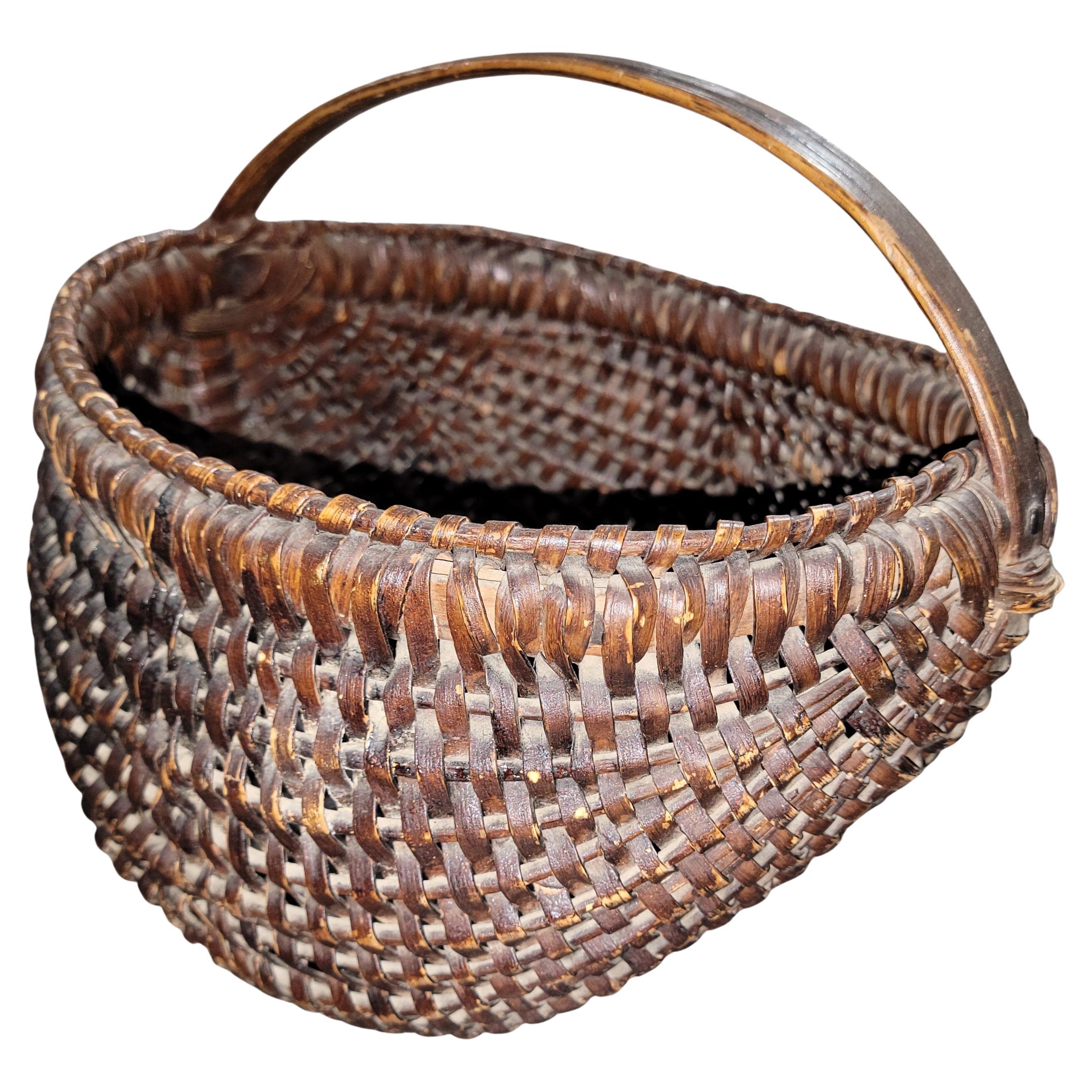 19Thc Original old surface hiney basket in fine condition with a old varnished surface.found in New England.