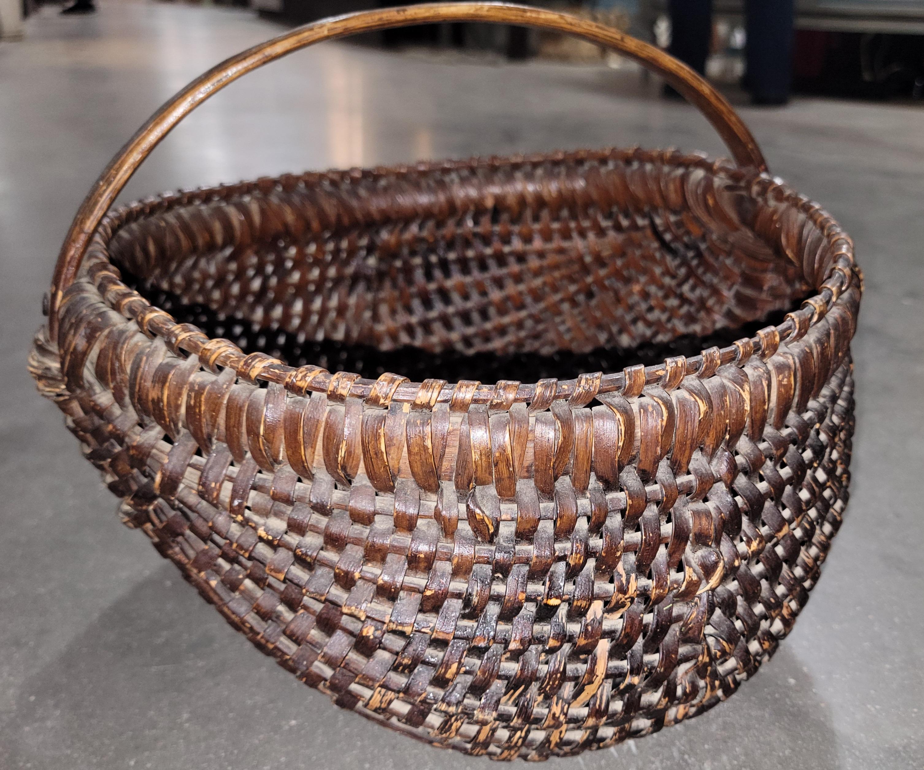 XIXe siècle Panier Hiney à surface originale du 19e siècle en vente