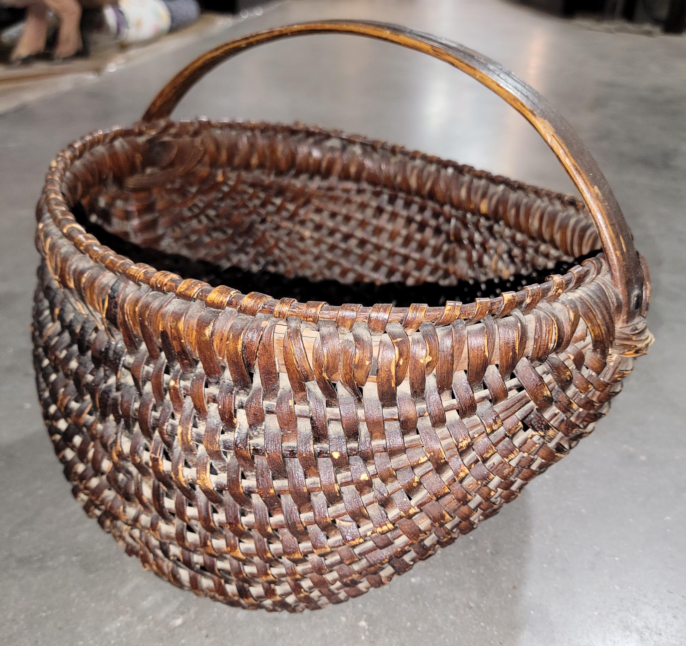 Bois Panier Hiney à surface originale du 19e siècle en vente